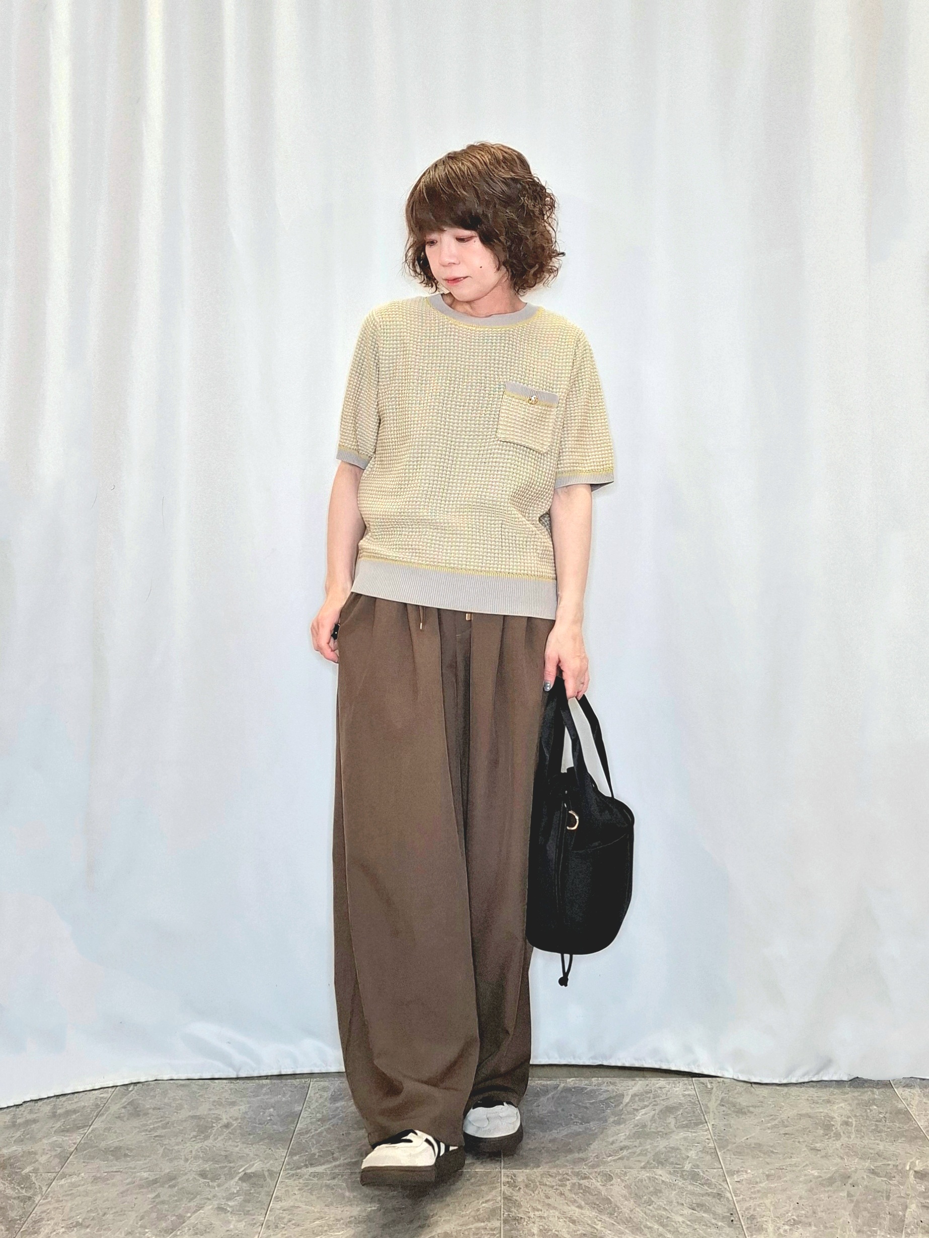 ぬーさんの「SHOO･LA･RUE｜【洗濯機可/S-LL】金ボタンが上品 カノコ編み配色クルーネックニット」を使ったコーディネート