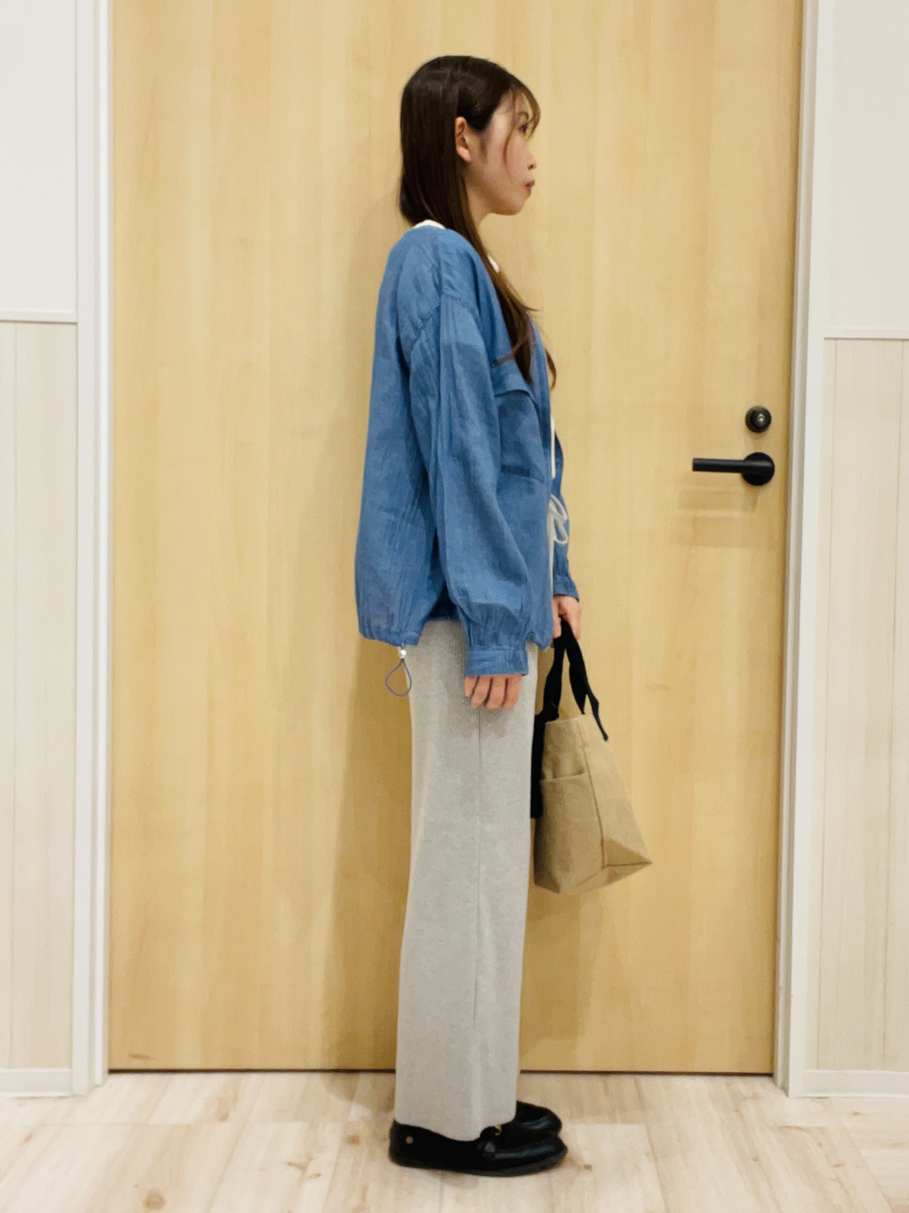 minamiさんの「SHOO･LA･RUE｜【S-LL/プチプラ/柄が選べる】上品プリントTシャツ」を使ったコーディネート