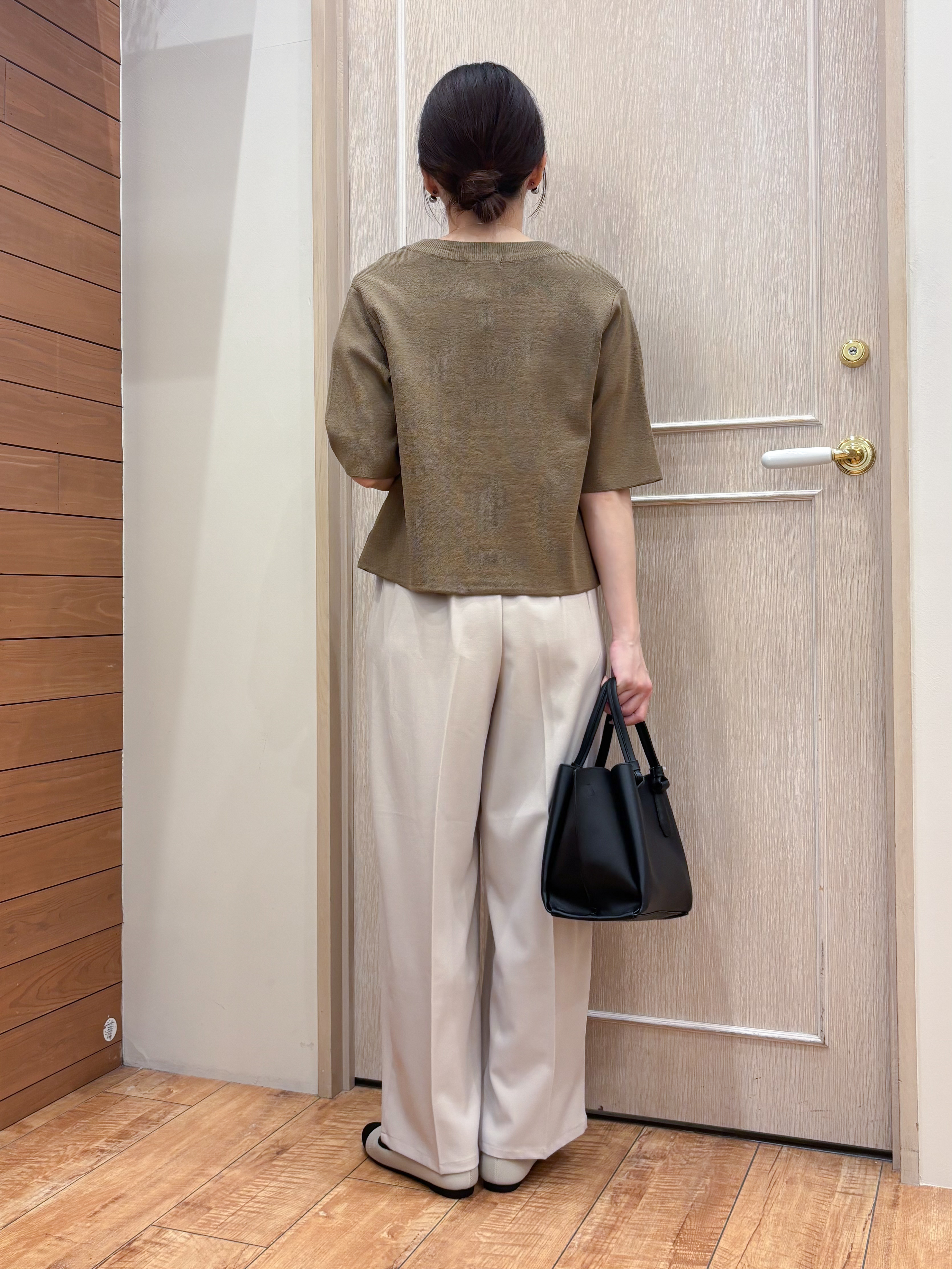 なみさんの「SHOO･LA･RUE｜【S-LL/プチプラ/柄が選べる】上品プリントTシャツ」を使ったコーディネート