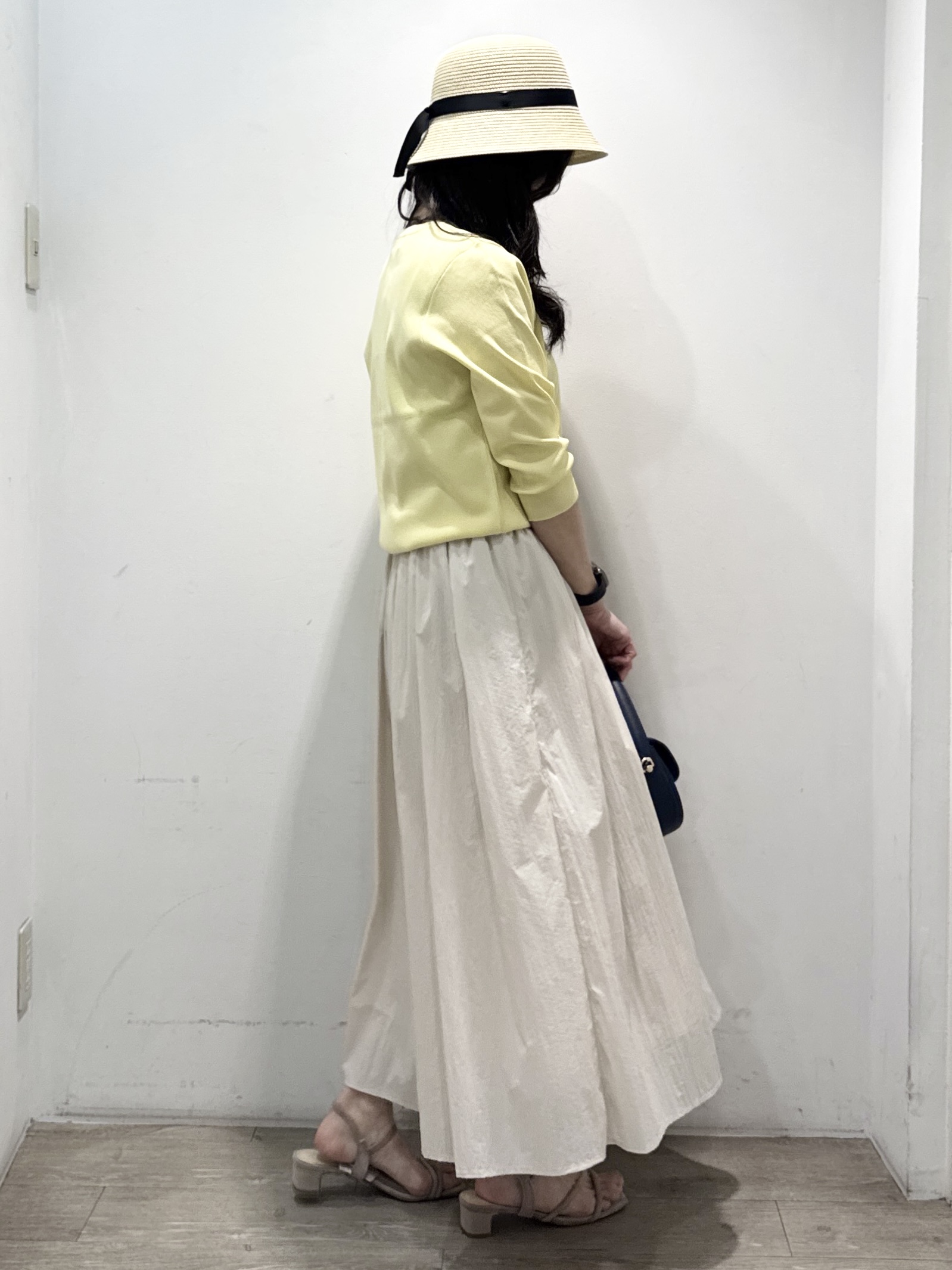 yuicciさんの「OPAQUE.CLIP｜フリルヘンリーネックニット【洗濯機OK／抗ピル】」を使ったコーディネート