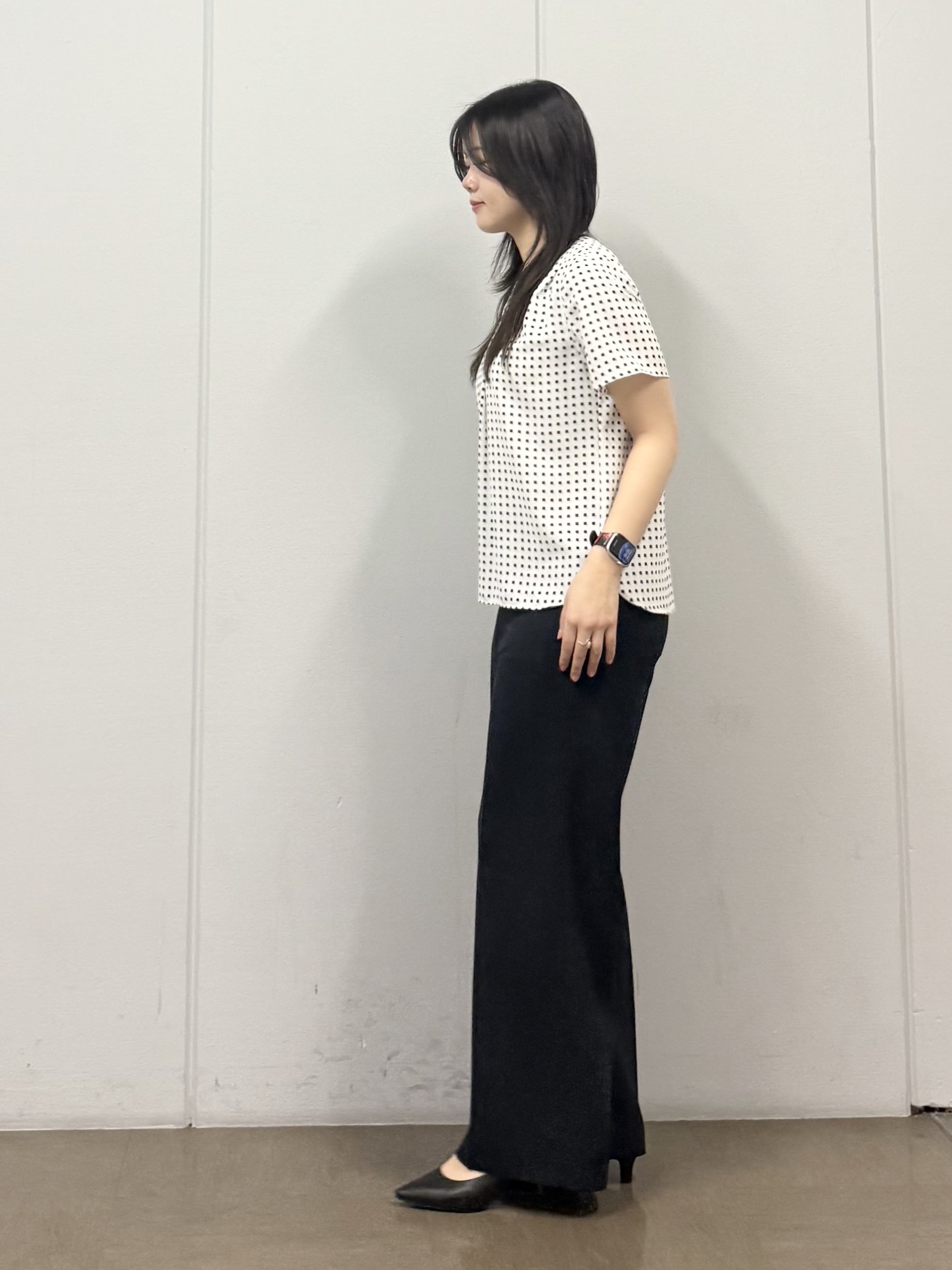 mizukiさんの「INDIVI｜【洗える／UVケア】幾何学柄＆無地 タックVネック 半袖ブラウス」を使ったコーディネート