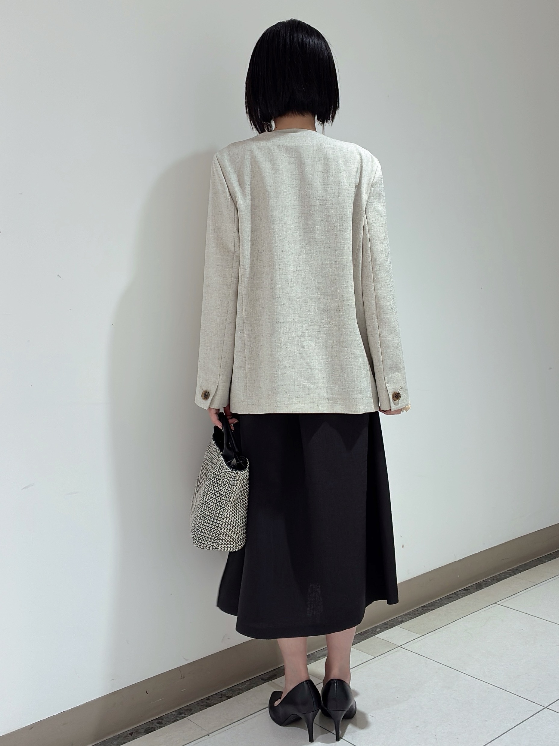 環さんの「UNTITLED｜◆【さらりと快適/セットアップ可/UV/接触冷感】スラブカラーレスジャケット」を使ったコーディネート
