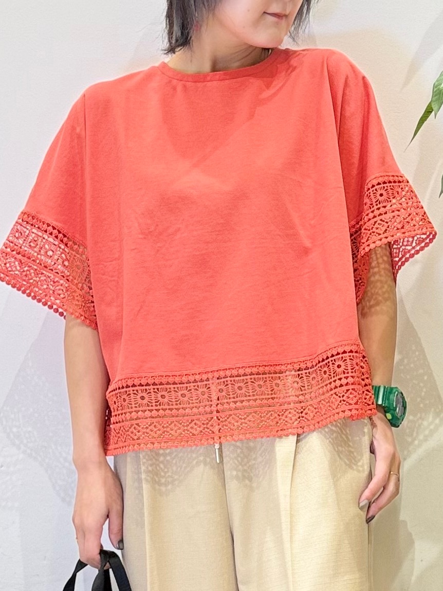 misakiさんの「SHOO･LA･RUE｜【洗濯機可/体型カバー/S-LL】レース使いがポイント デザインTシャツ」を使ったコーディネート
