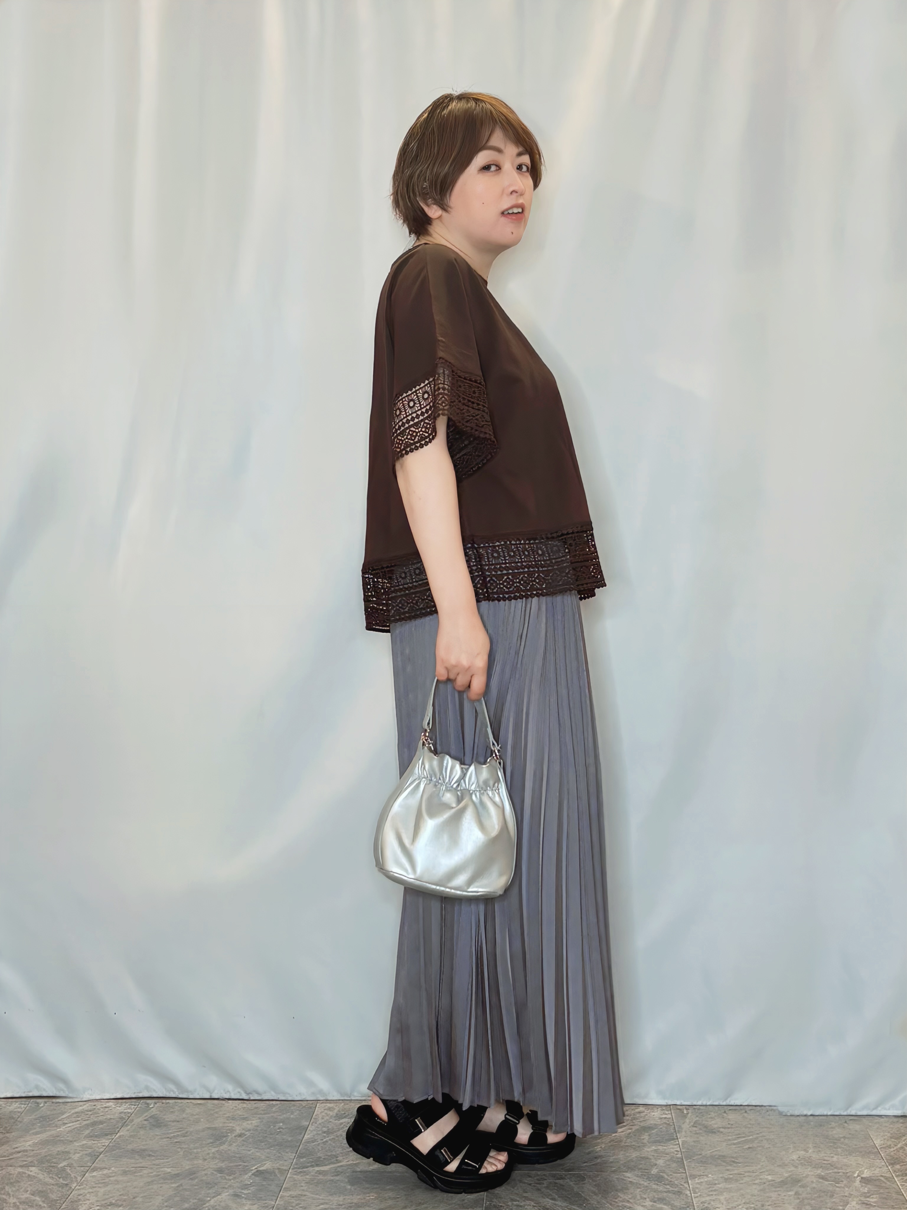 たみさんの「SHOO･LA･RUE｜【洗濯機可/体型カバー/S-LL】レース使いがポイント デザインTシャツ」を使ったコーディネート