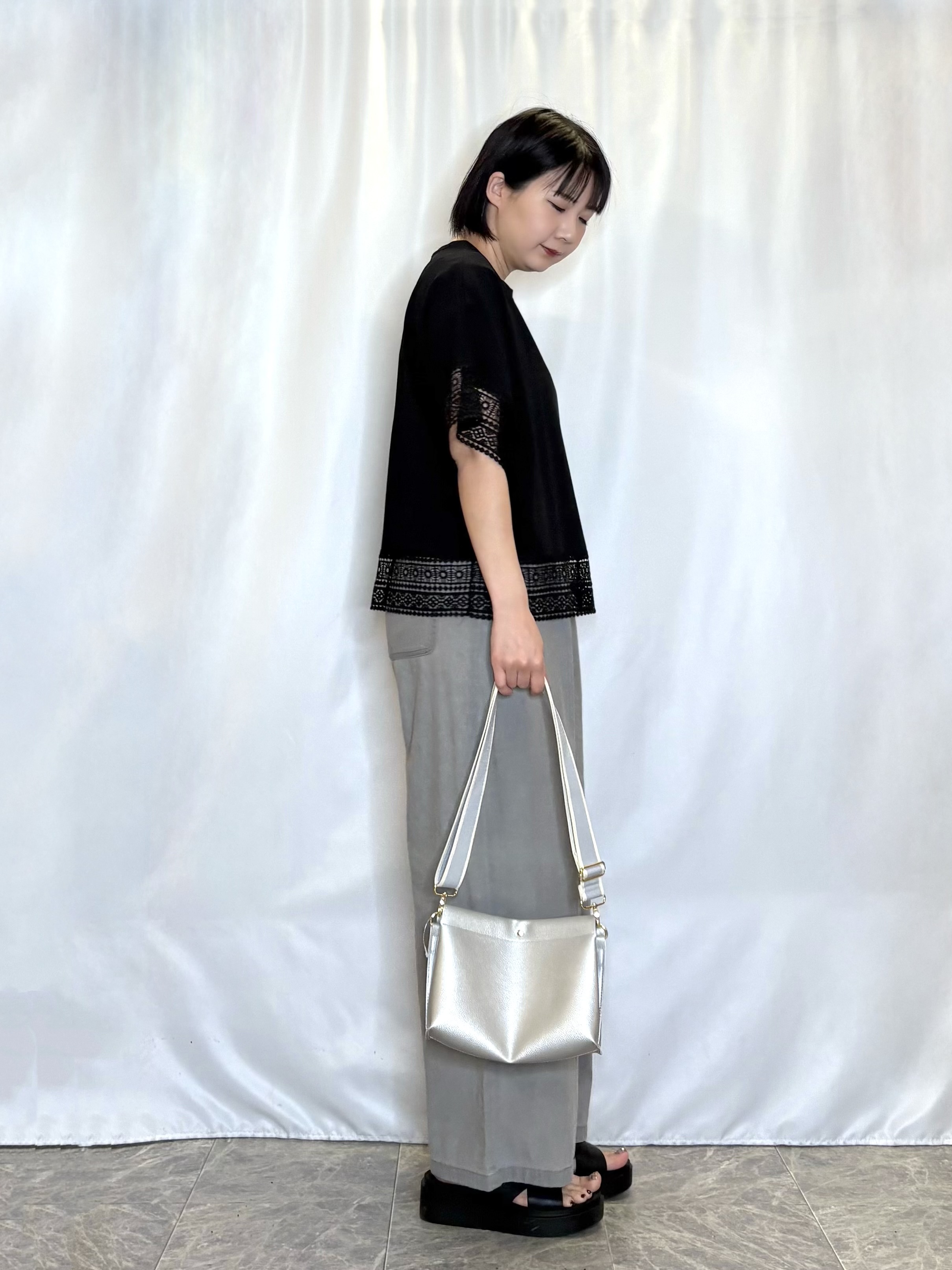 ネリさんの「SHOO･LA･RUE｜【洗濯機可/体型カバー/S-LL】レース使いがポイント デザインTシャツ」を使ったコーディネート
