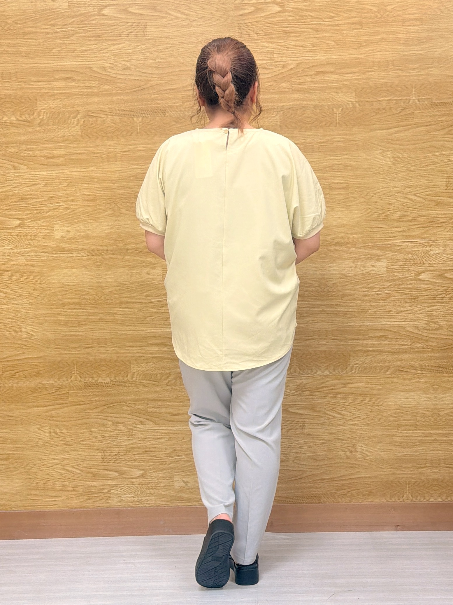 ぁむさんの「SHOO･LA･RUE｜【洗濯後しわになりにくい】インせず着られる さらっとタッチのドルマンブラウス」を使ったコーディネート