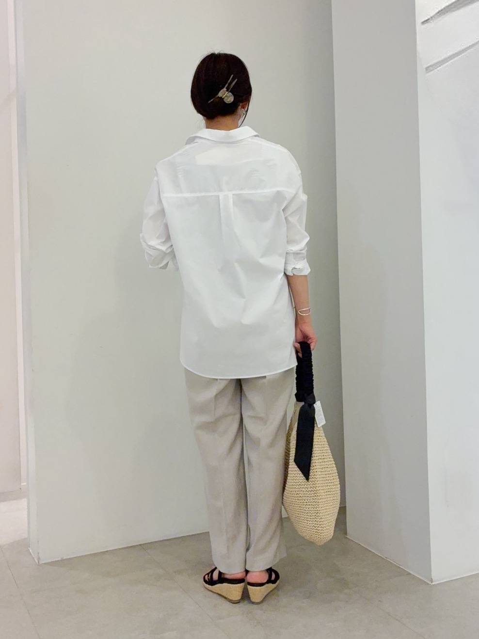 kanakoさんの「grove｜羽織としても大活躍！驚きの伸びを備えたコットンナイロンストレッチシャツ」を使ったコーディネート