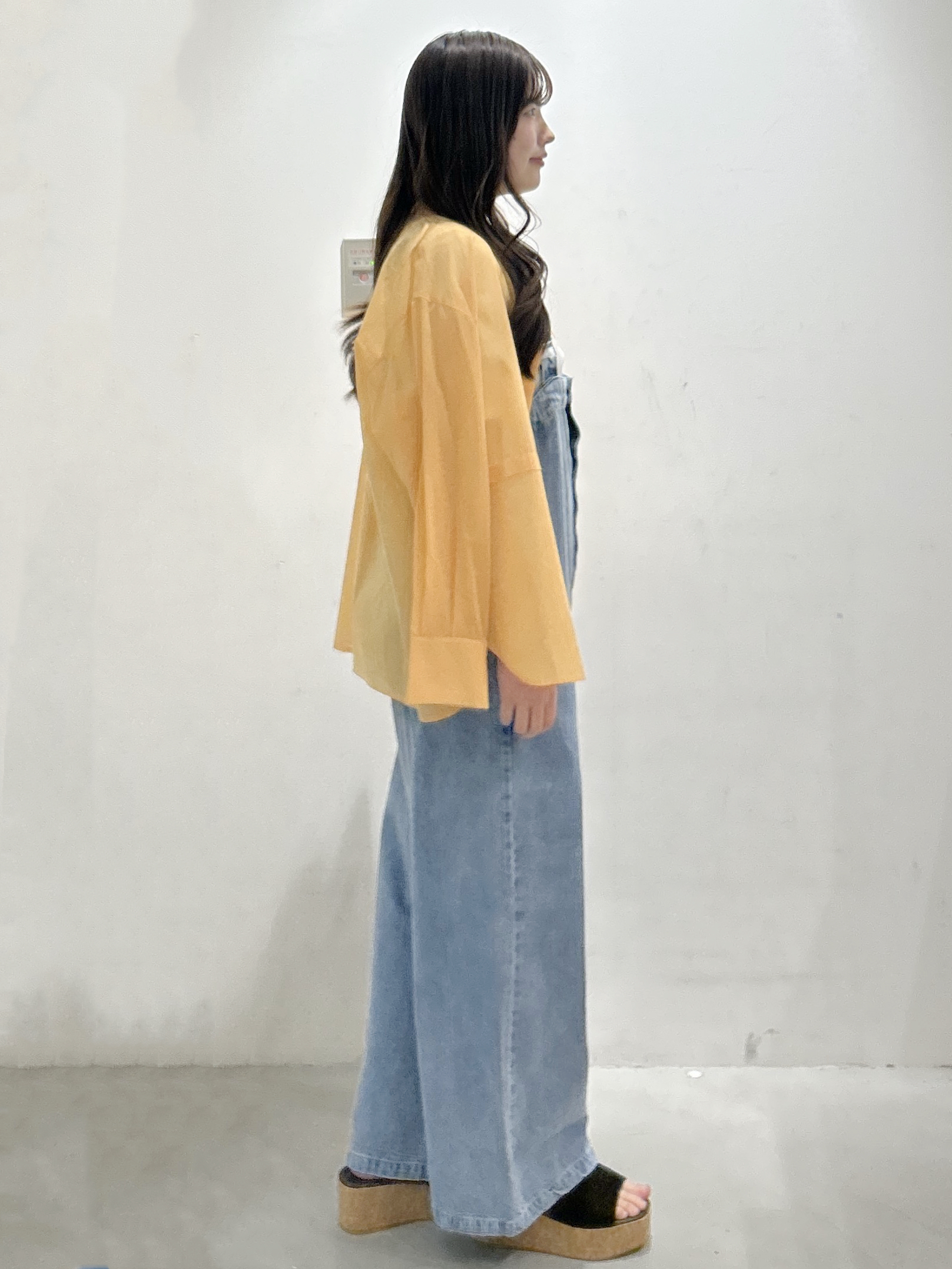 sayaさんの「OPAQUE.CLIP｜シアーローンシャツ【洗濯機OK】」を使ったコーディネート