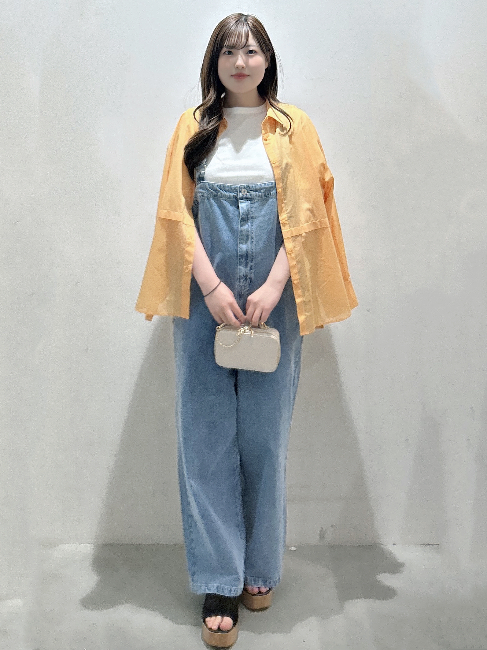 sayaさんの「OPAQUE.CLIP｜シアーローンシャツ【洗濯機OK】」を使ったコーディネート