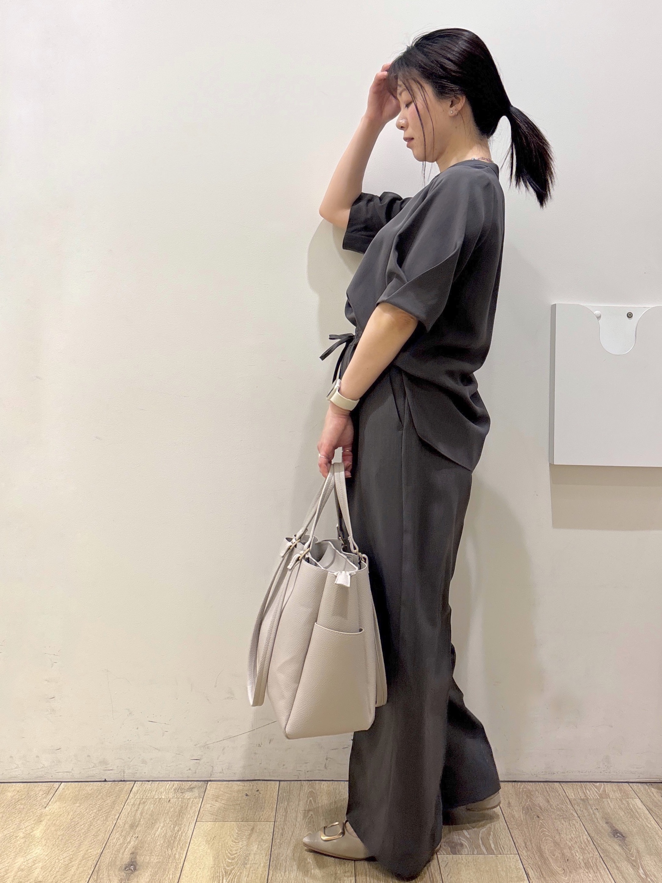 mameさんの「OPAQUE.CLIP｜【ストレッチ／防シワ／洗濯機OK】タックスリーブブラウス《SS～LL／6col／セットアップ可》」を使ったコーディネート