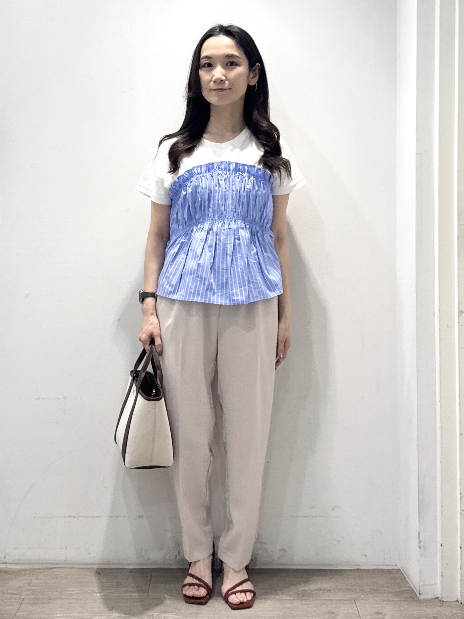 yuicciさんの「OPAQUE.CLIP｜ビスチェドッキングTシャツ【洗濯機OK】」を使ったコーディネート