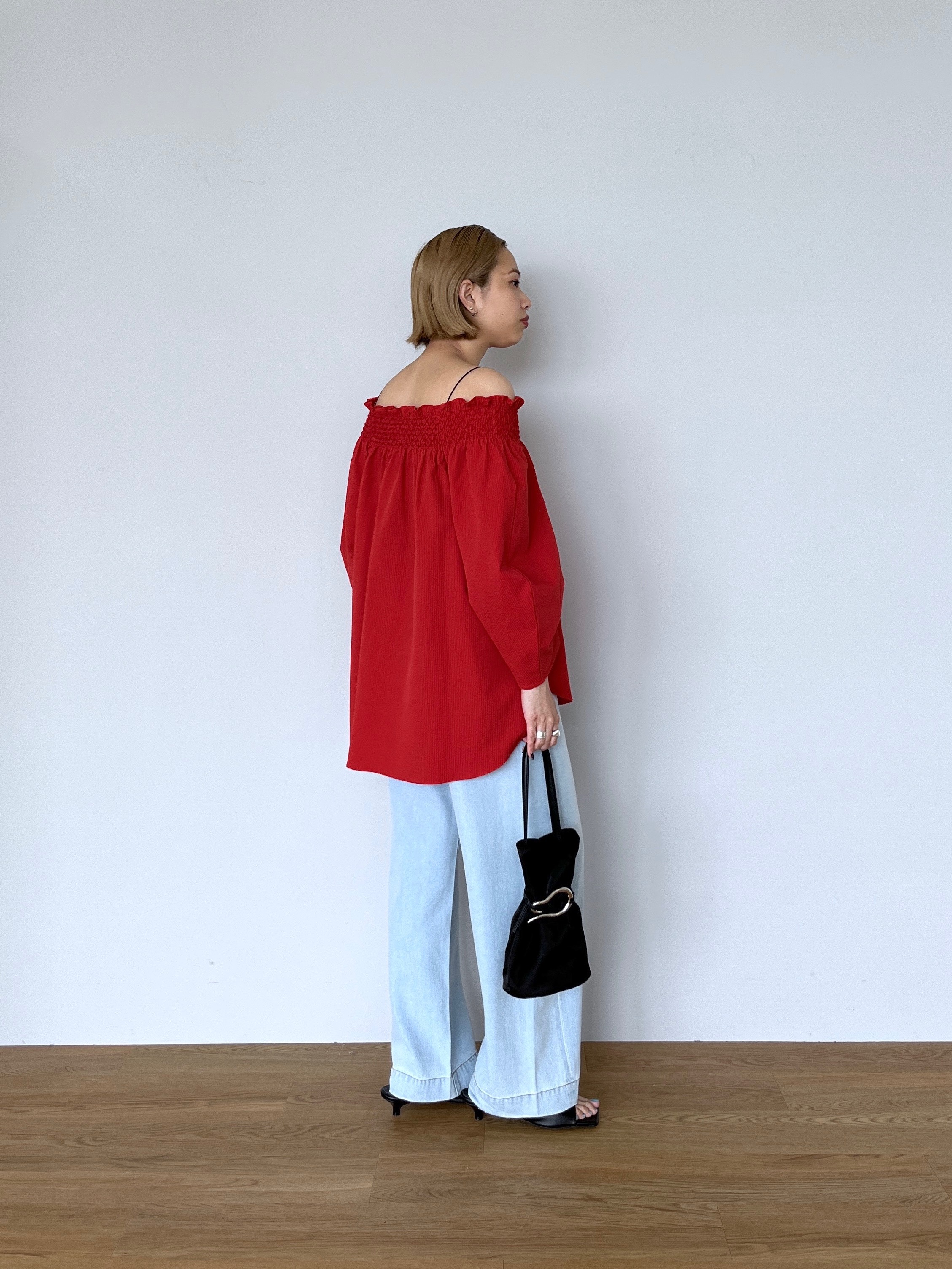 Harukaさんの「INDIVI｜サッカーオフショルブラウス【再入荷／2WAY】」を使ったコーディネート