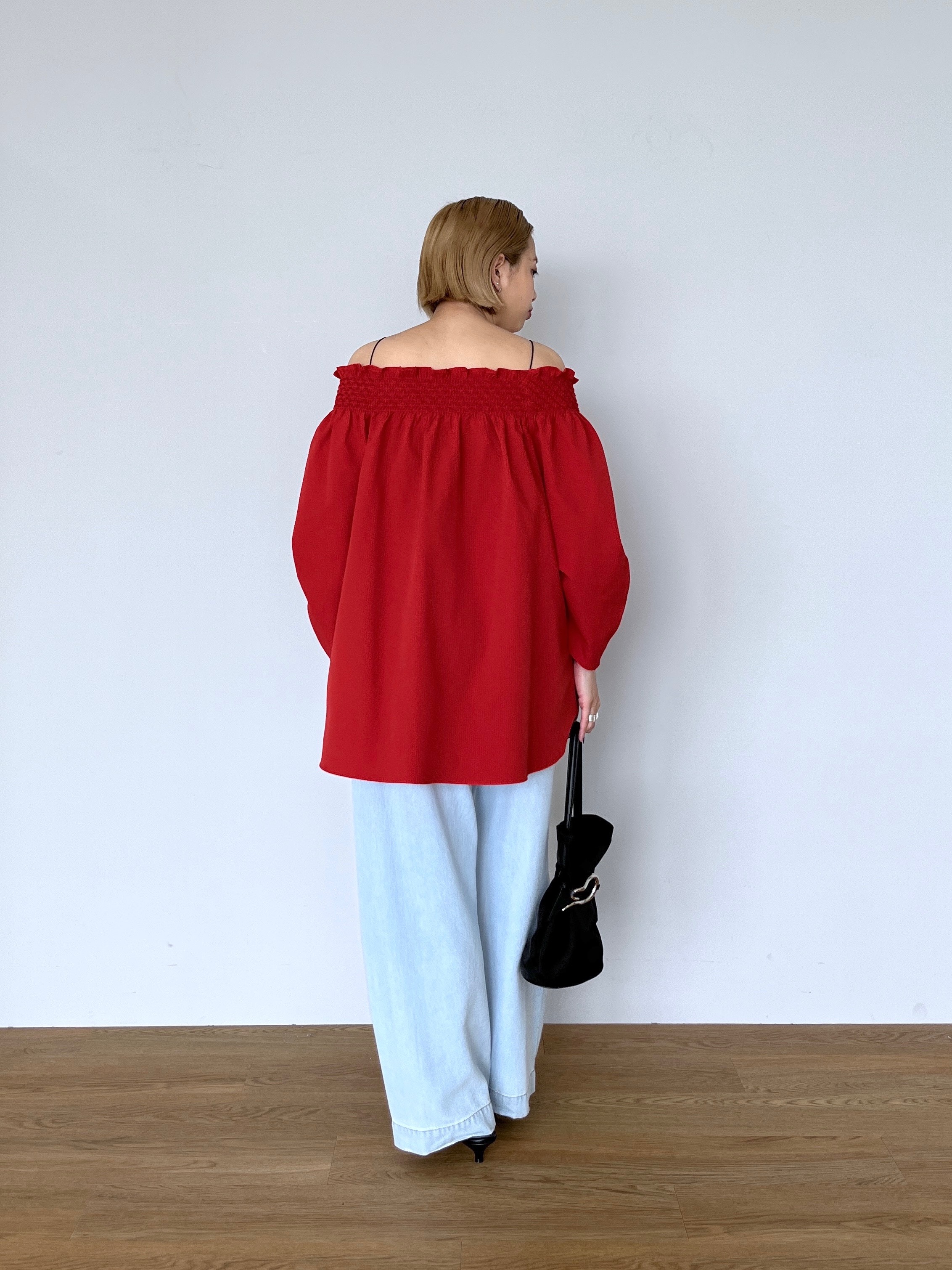 Harukaさんの「INDIVI｜サッカーオフショルブラウス【再入荷／2WAY】」を使ったコーディネート