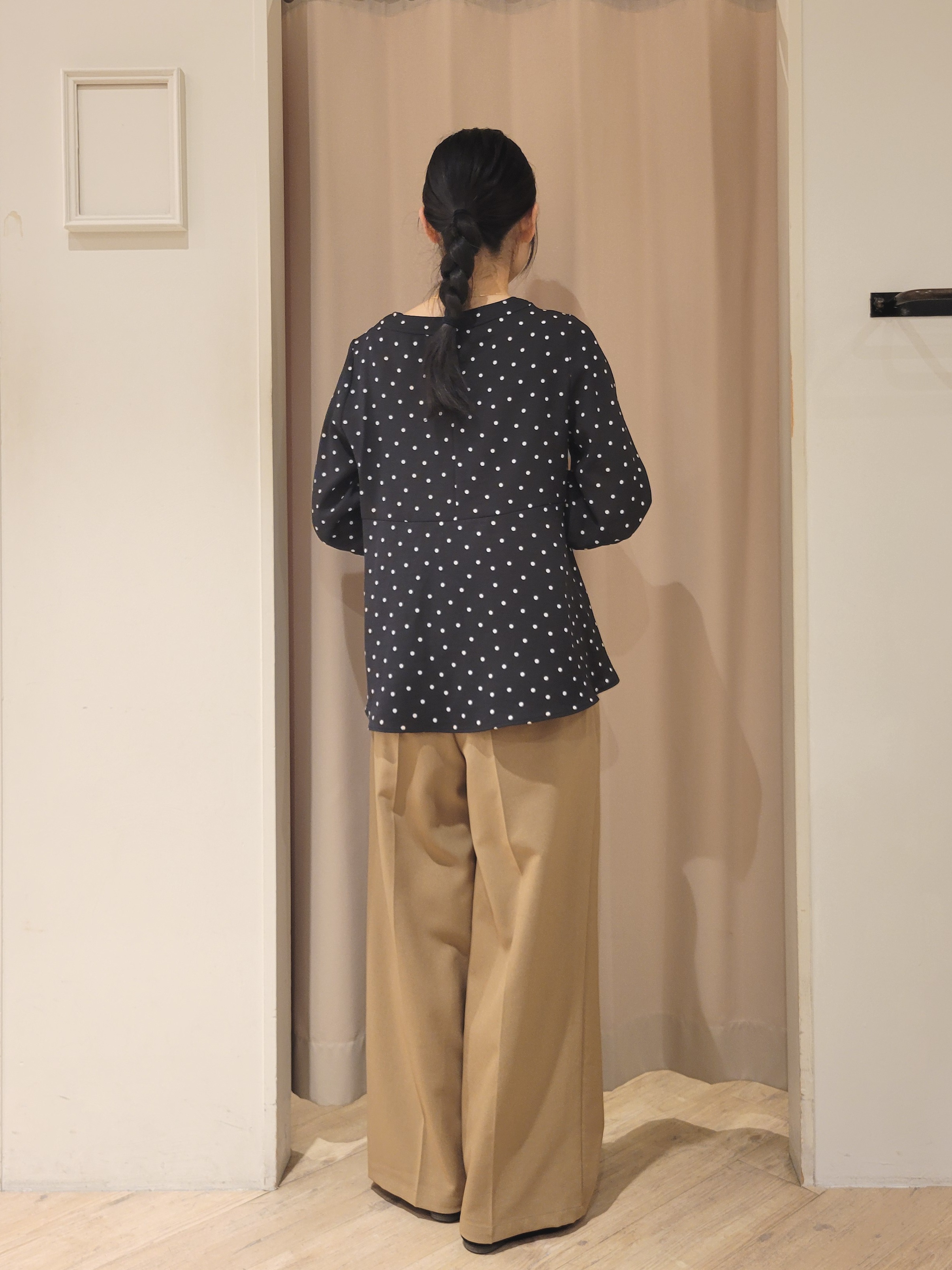 いそさんの「grove｜【UVカット・体型カバーも叶う】麻調メッシュランタンスリーブブラウス」を使ったコーディネート