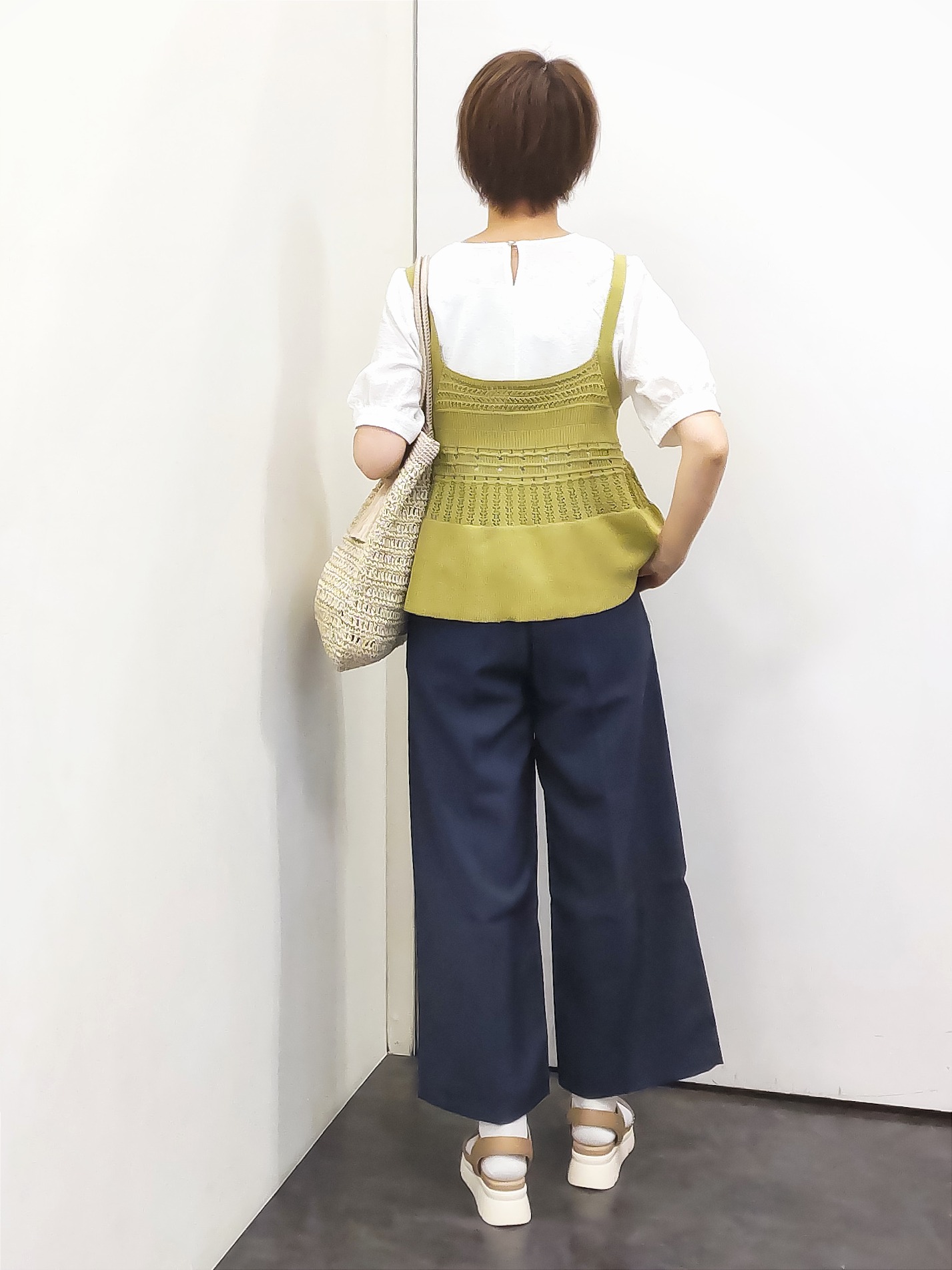やまちゃんさんの「grove｜【2点SET】着るだけで完成、透かし編みニットビスチェ&times;ブラウス」を使ったコーディネート