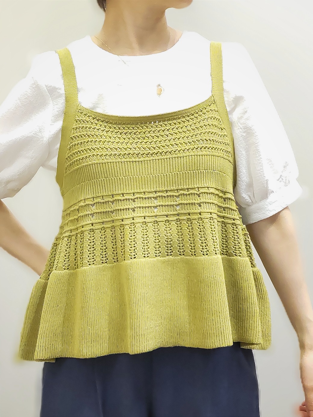 やまちゃんさんの「grove｜【2点SET】着るだけで完成、透かし編みニットビスチェ&times;ブラウス」を使ったコーディネート