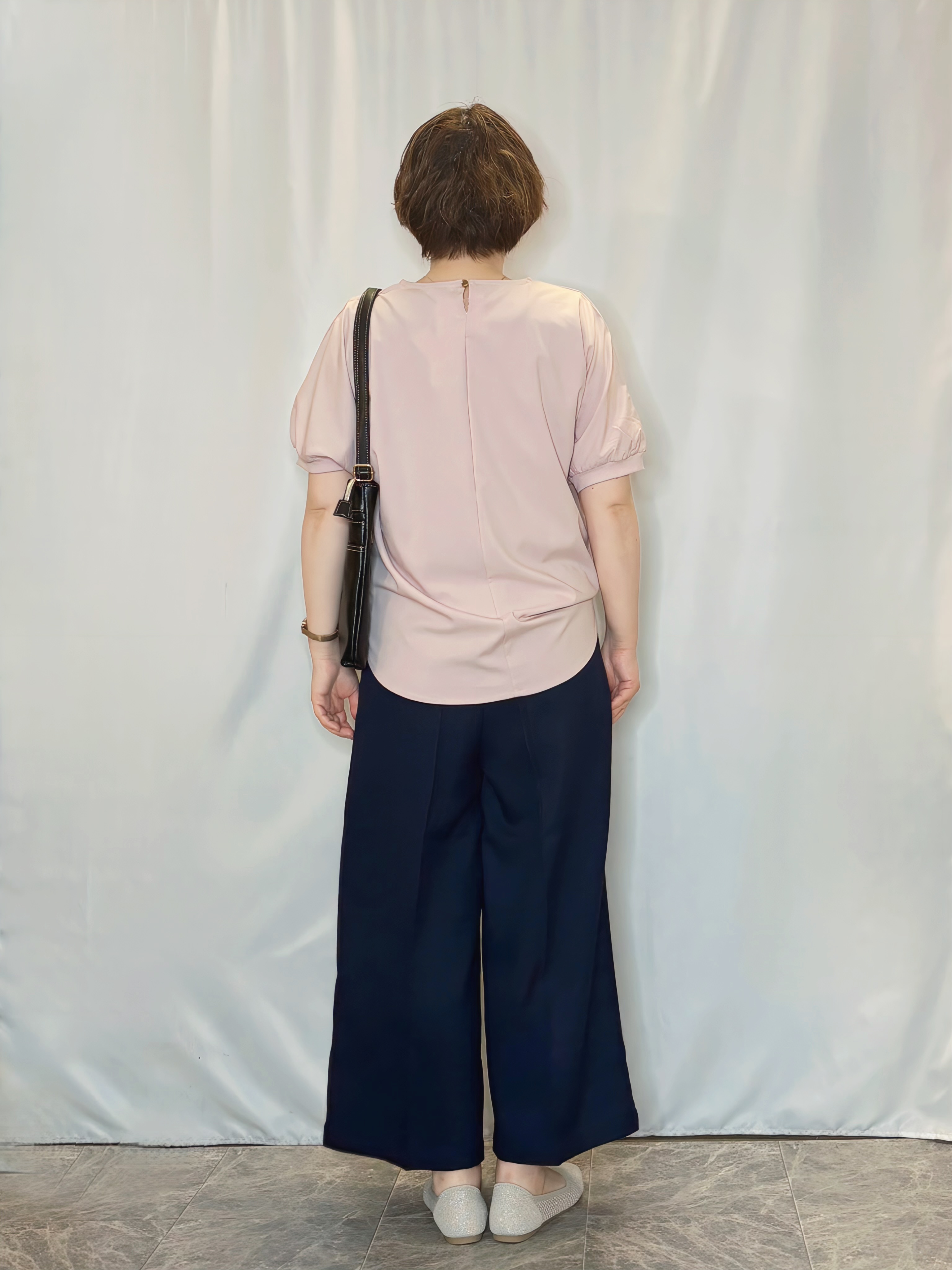 たみさんの「SHOO･LA･RUE｜【洗濯後しわになりにくい】インせず着られる さらっとタッチのドルマンブラウス」を使ったコーディネート