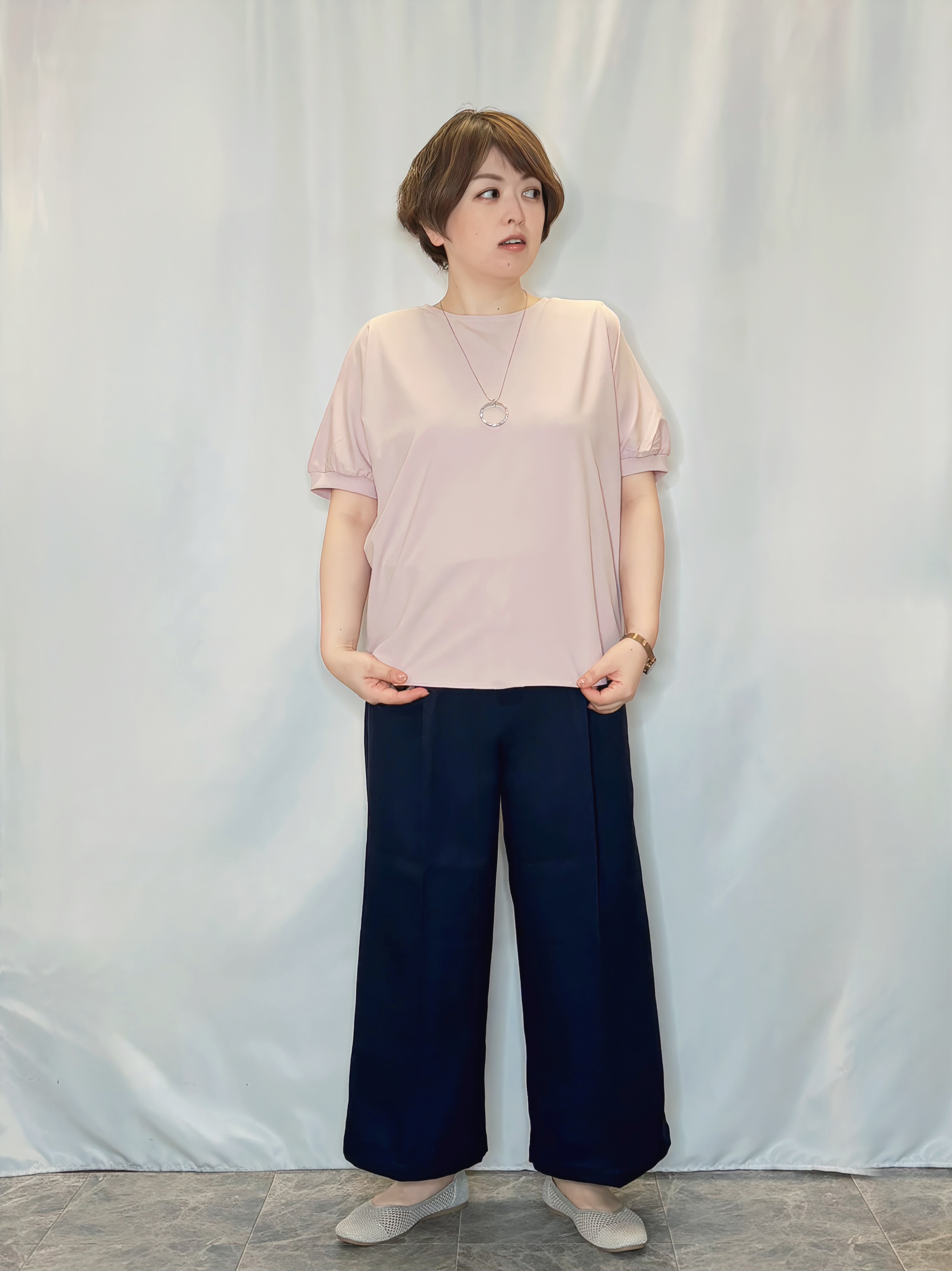 たみさんの「SHOO･LA･RUE｜【洗濯後しわになりにくい】インせず着られる さらっとタッチのドルマンブラウス」を使ったコーディネート