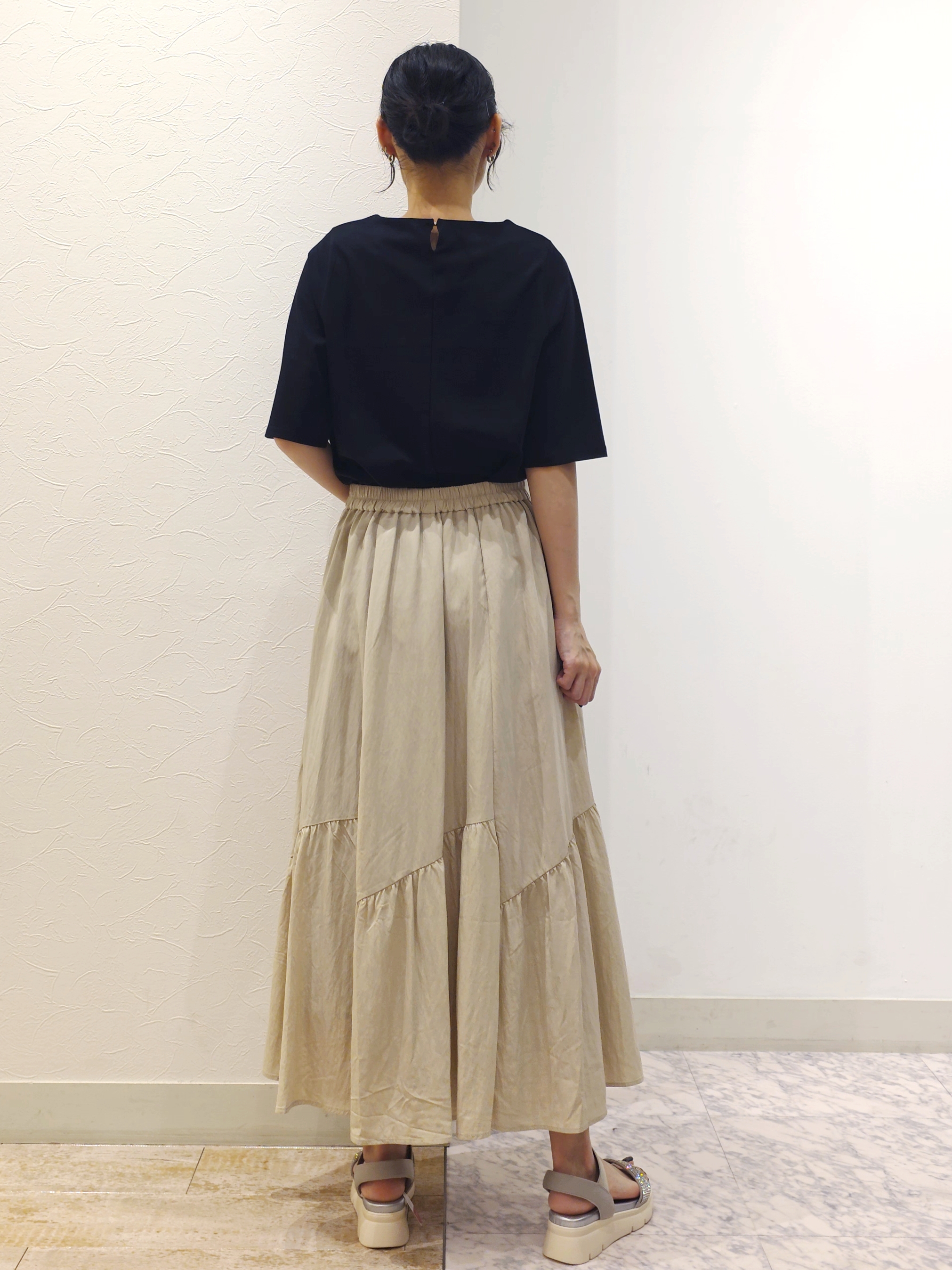ケイさんの「grove｜【二の腕カバー/すっきり見え・抗菌防臭/UVカット】きちんと素材のボートネックTシャツ」を使ったコーディネート