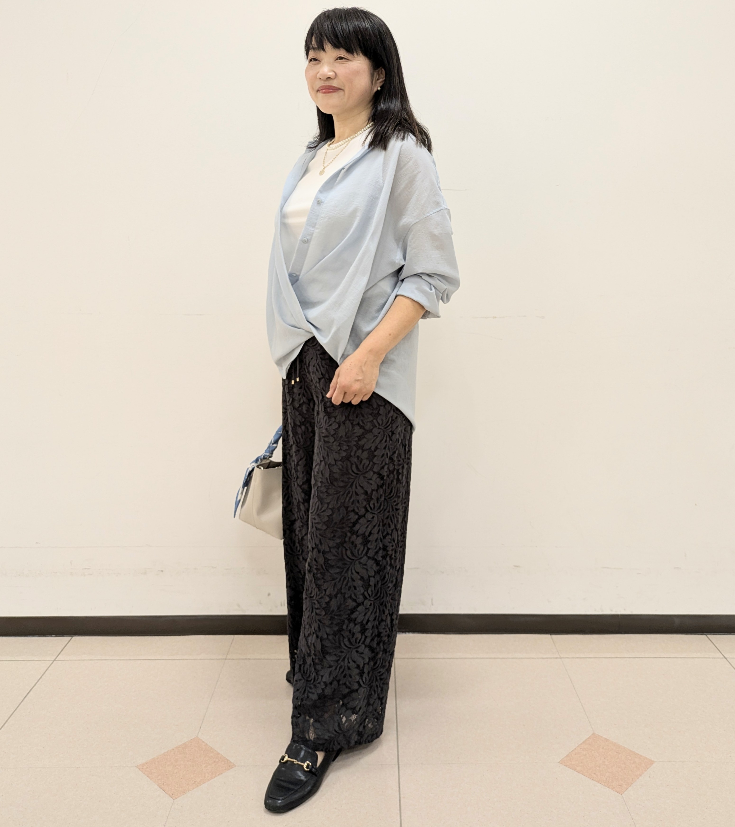 ともさんの「UNTITLED｜◆【2WAY/マシンウォッシャブル】カシュクールデザインシャツ」を使ったコーディネート