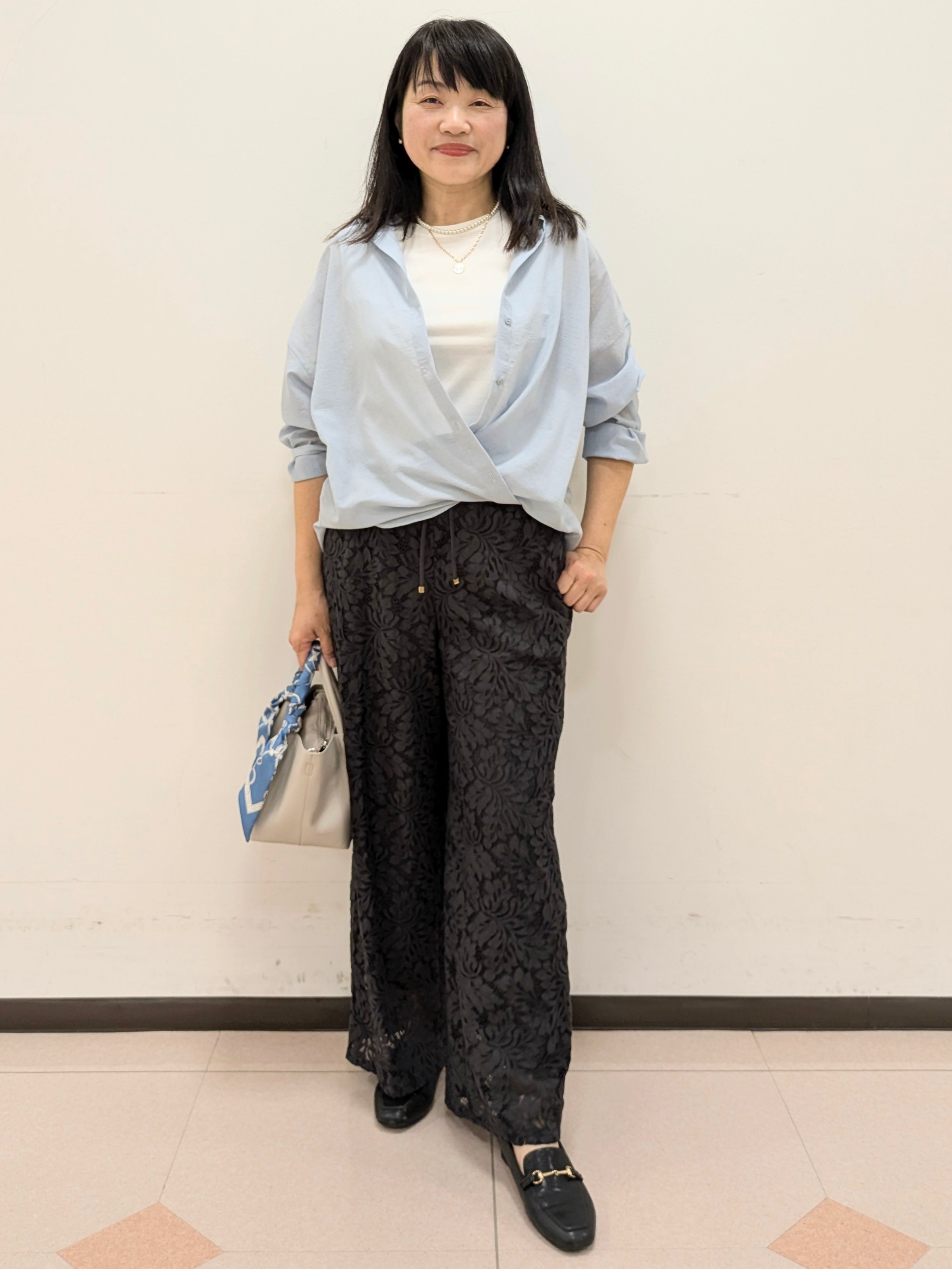 ともさんの「UNTITLED｜◆【2WAY/マシンウォッシャブル】カシュクールデザインシャツ」を使ったコーディネート