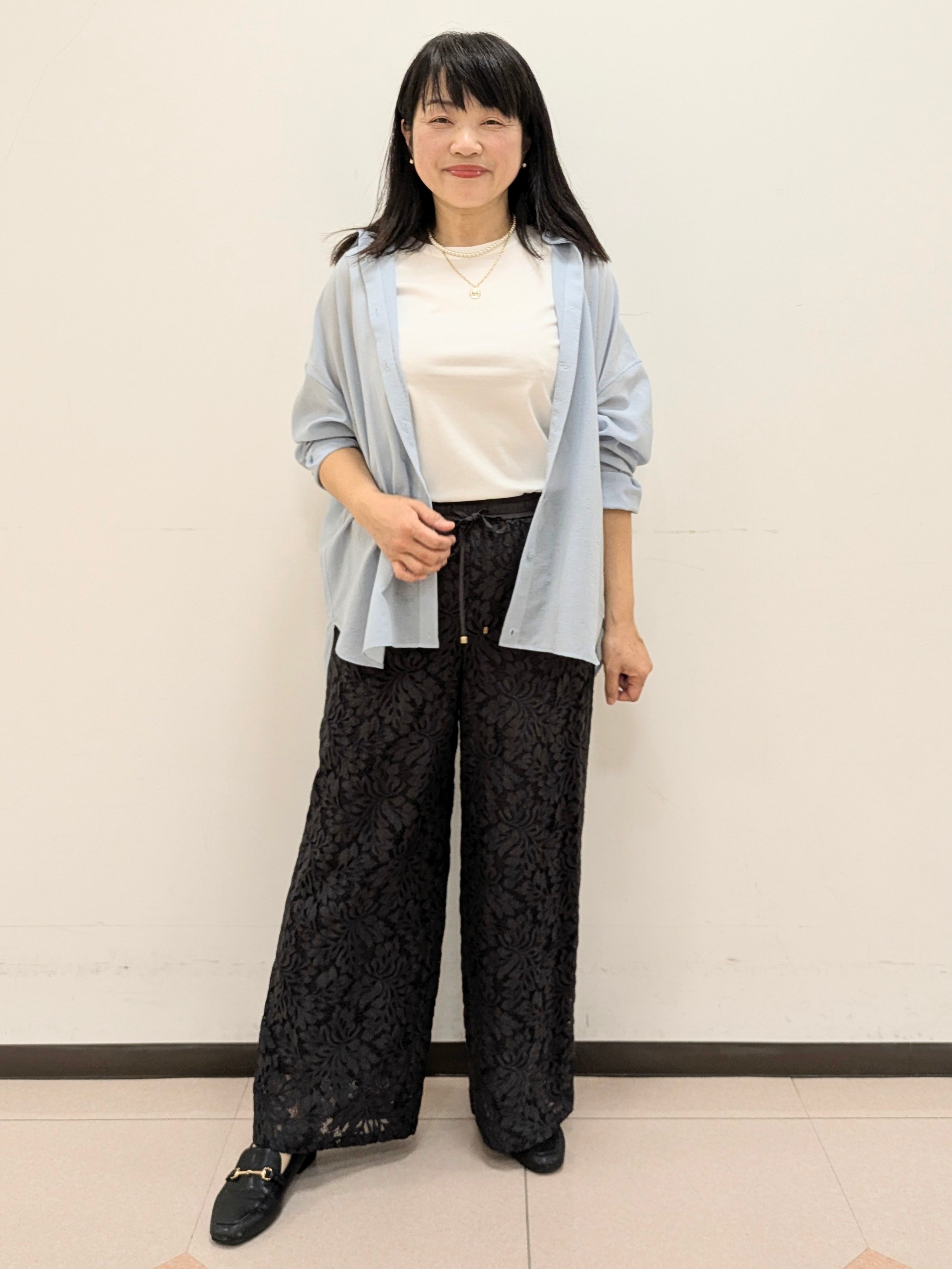 ともさんの「UNTITLED｜◆【2WAY/マシンウォッシャブル】カシュクールデザインシャツ」を使ったコーディネート