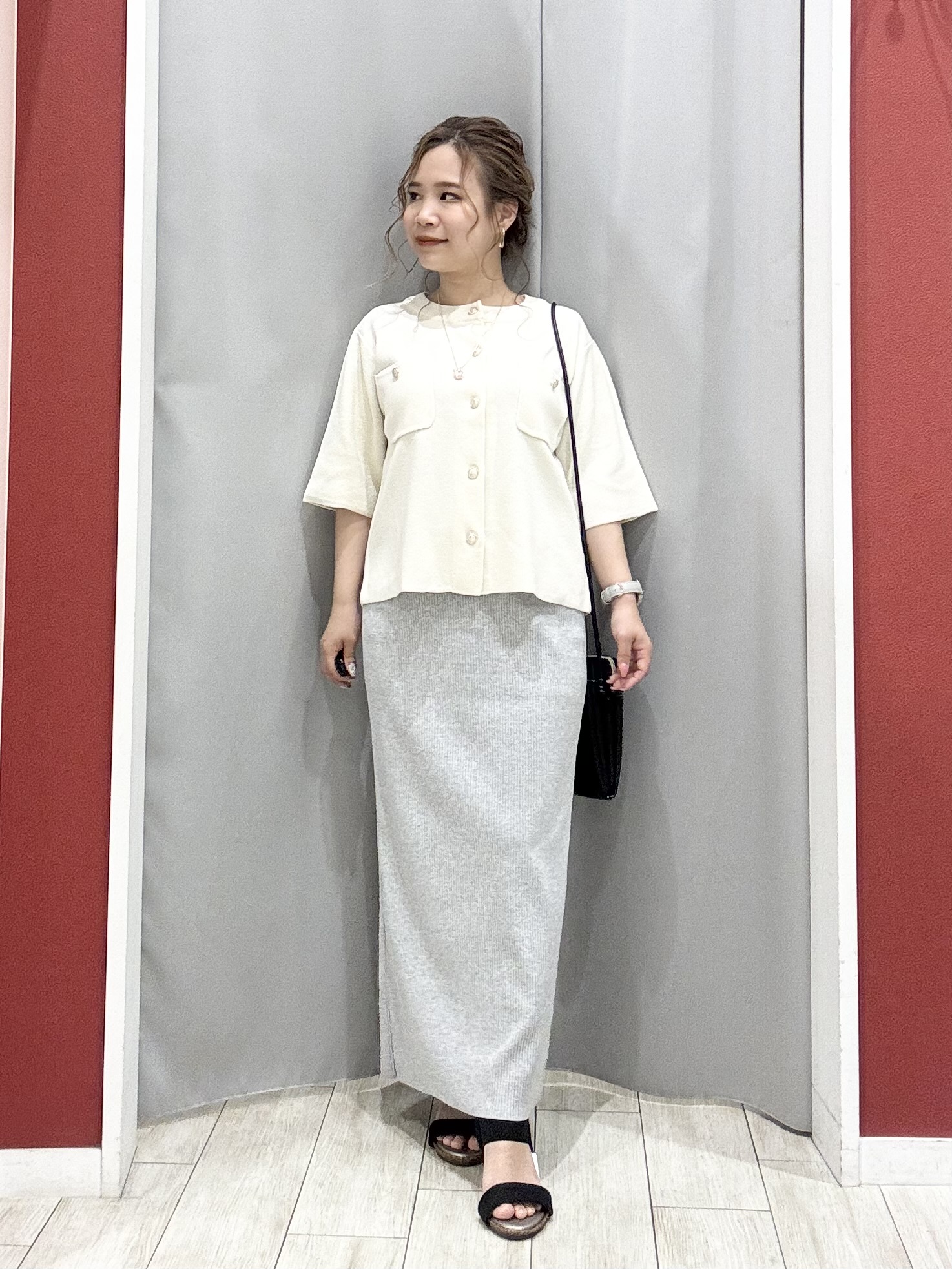 shioさんの「SHOO･LA･RUE｜【S-LL/洗濯機可】金ボタン5分袖カーディガン」を使ったコーディネート