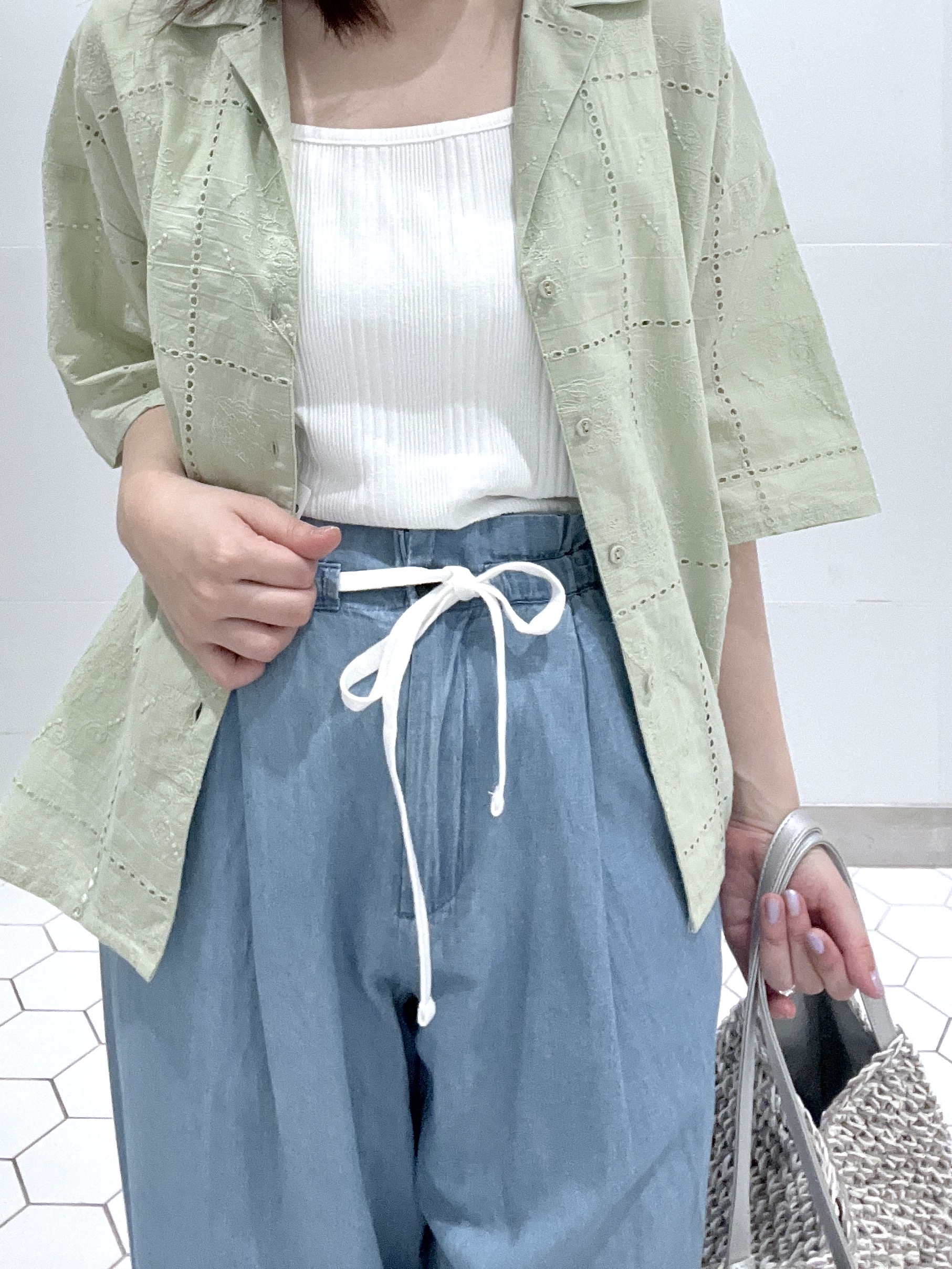 Makinoさんの「Dessin｜【セットアップ可/洗える】刺繍スクエアレースシャツ」を使ったコーディネート