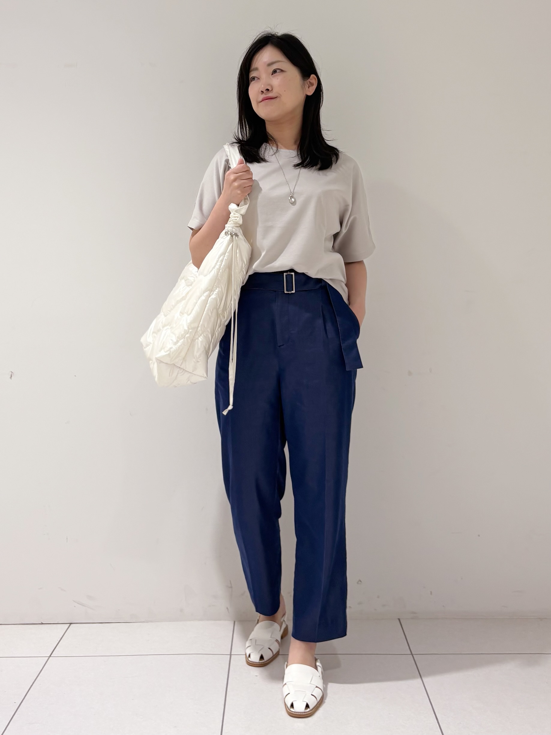 momokoさんの「INDIVI｜【汗ジミ防止／褒められTシャツ】上品カジュアル！ドルマンTシャツ」を使ったコーディネート