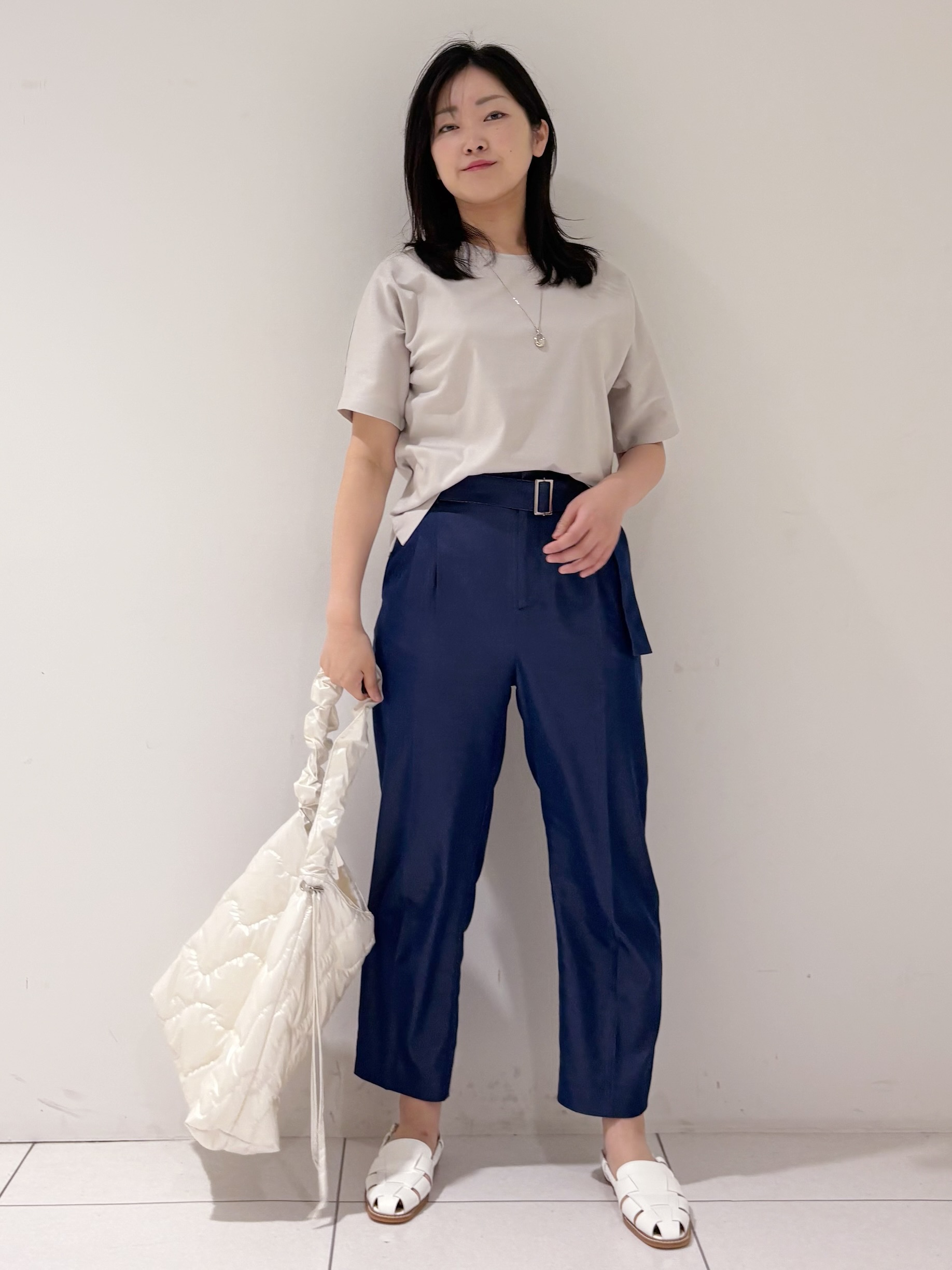 momokoさんの「INDIVI｜【汗ジミ防止／褒められTシャツ】上品カジュアル！ドルマンTシャツ」を使ったコーディネート