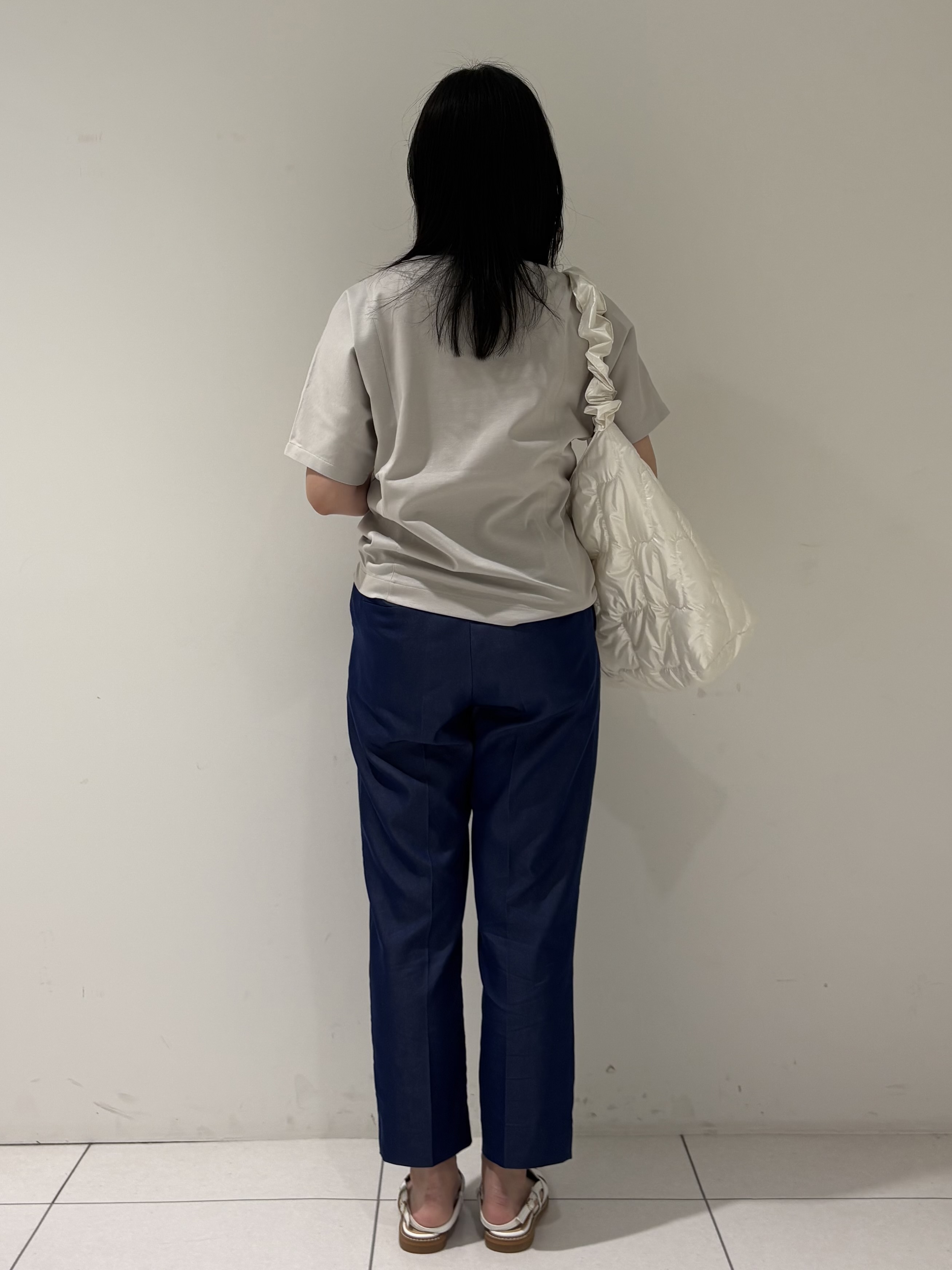 momokoさんの「INDIVI｜【汗ジミ防止／褒められTシャツ】上品カジュアル！ドルマンTシャツ」を使ったコーディネート