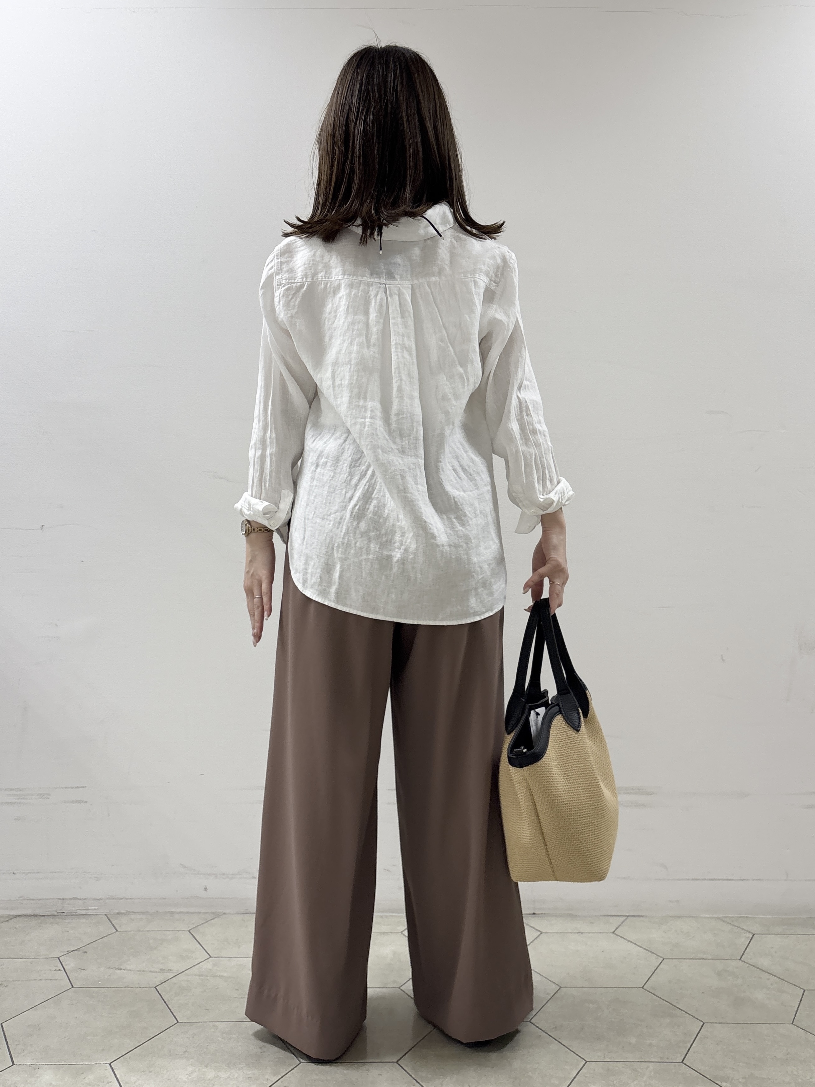 kahoさんの「INDIVI｜【接触冷感／2WAY】カシュクールリネンシャツ」を使ったコーディネート
