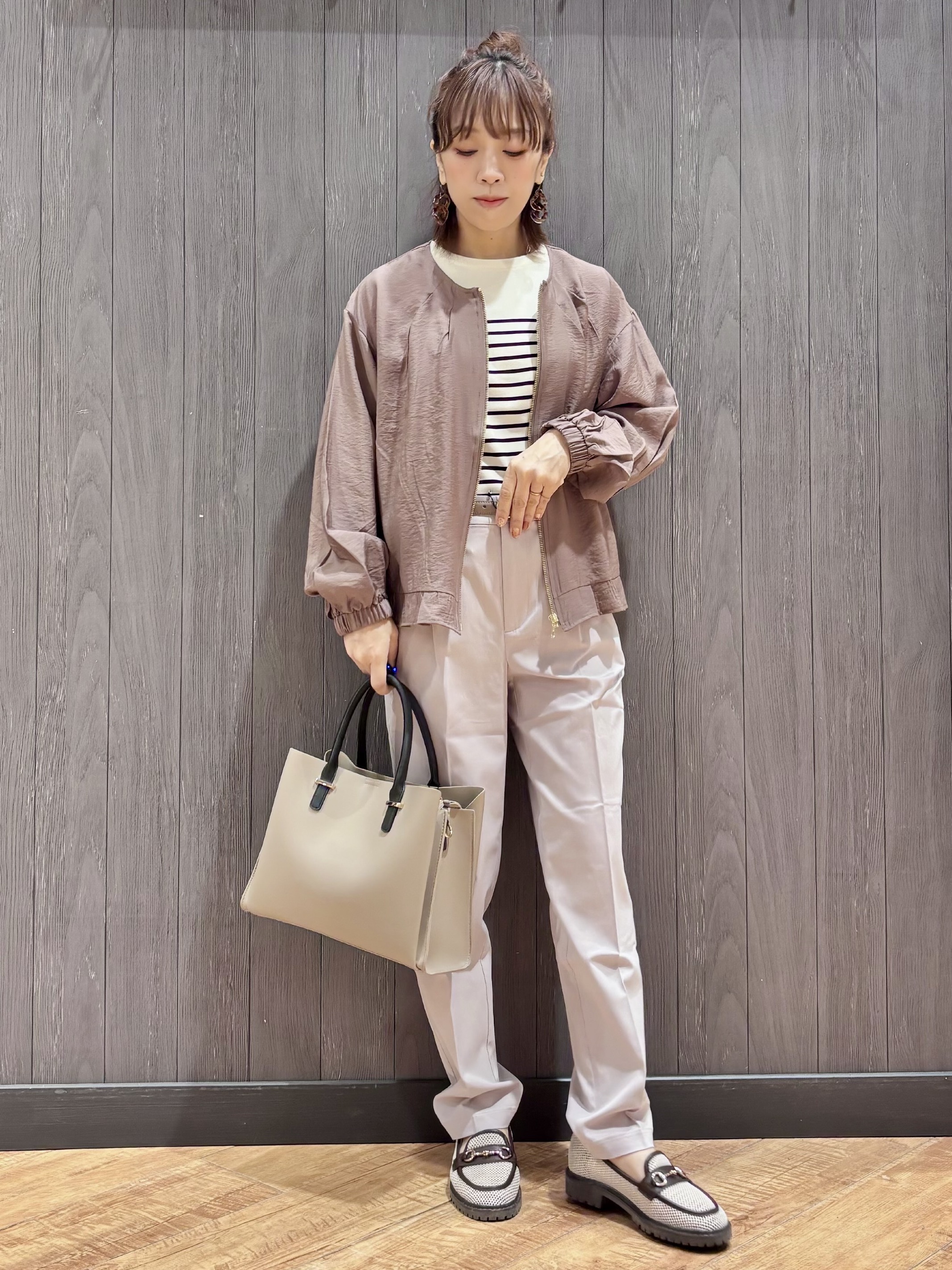 meiさんの「SHOO･LA･RUE｜【毎日洗える/S-LL/UV】上半身すっきり 二の腕見せない5分袖ニット」を使ったコーディネート