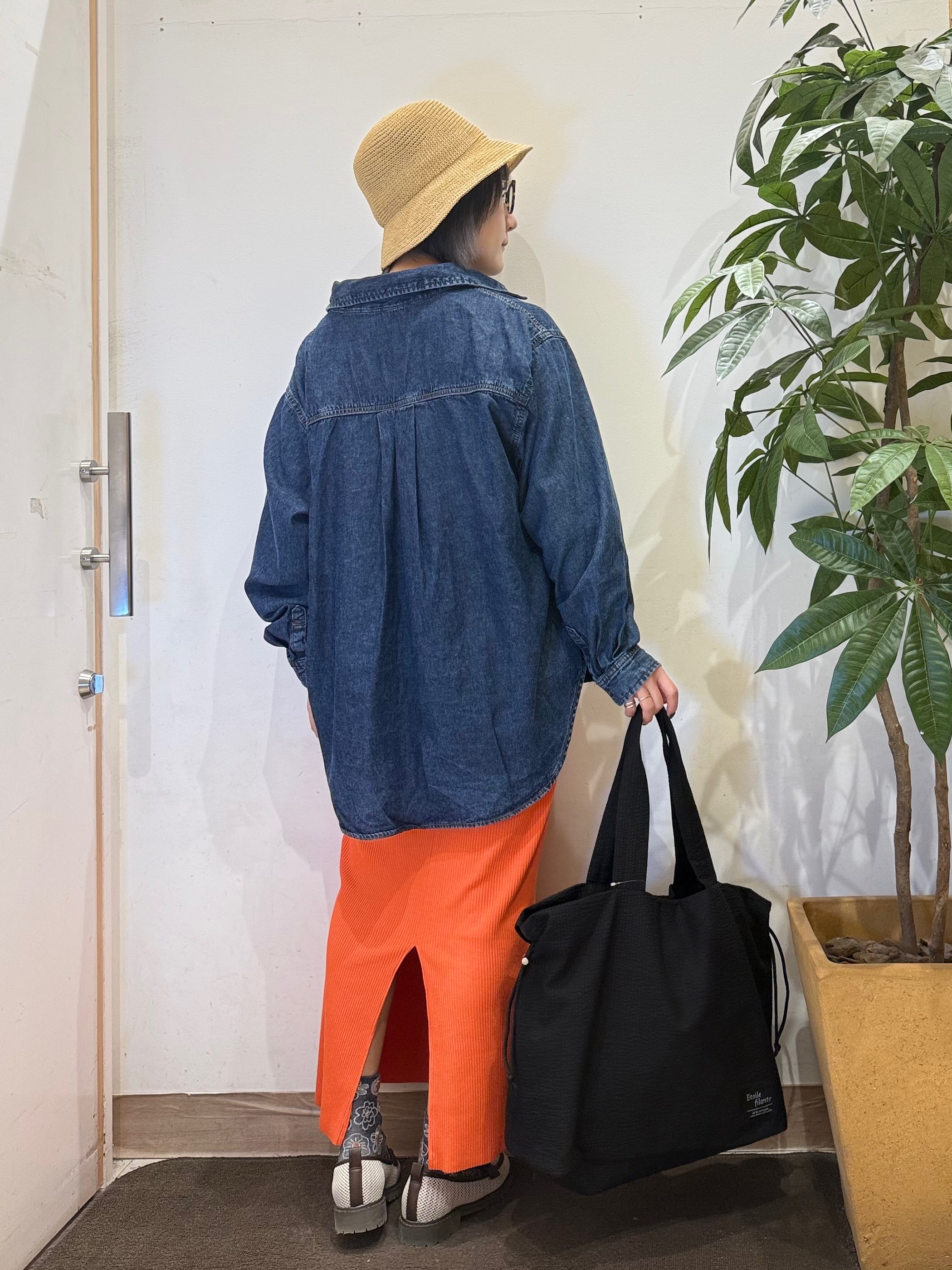 misakiさんの「SHOO･LA･RUE｜【セルフカット可能/洗濯機可/S-LL】テレコナロースカート」を使ったコーディネート