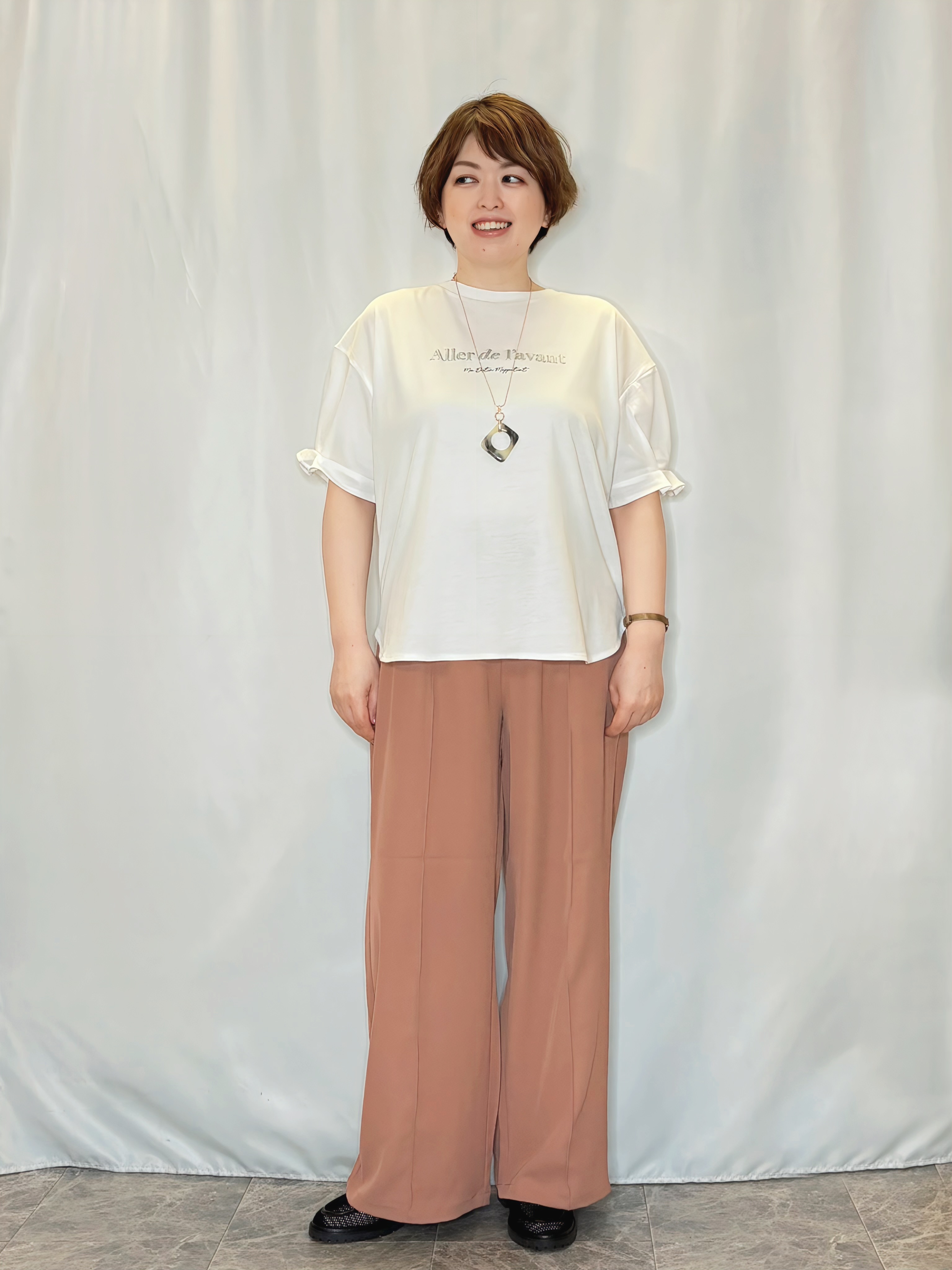 たみさんの「SHOO･LA･RUE｜【ひんやり/UV/S-LL】お袖ふんわり二の腕カバー ぷっくりラメプリントTシャツ」を使ったコーディネート