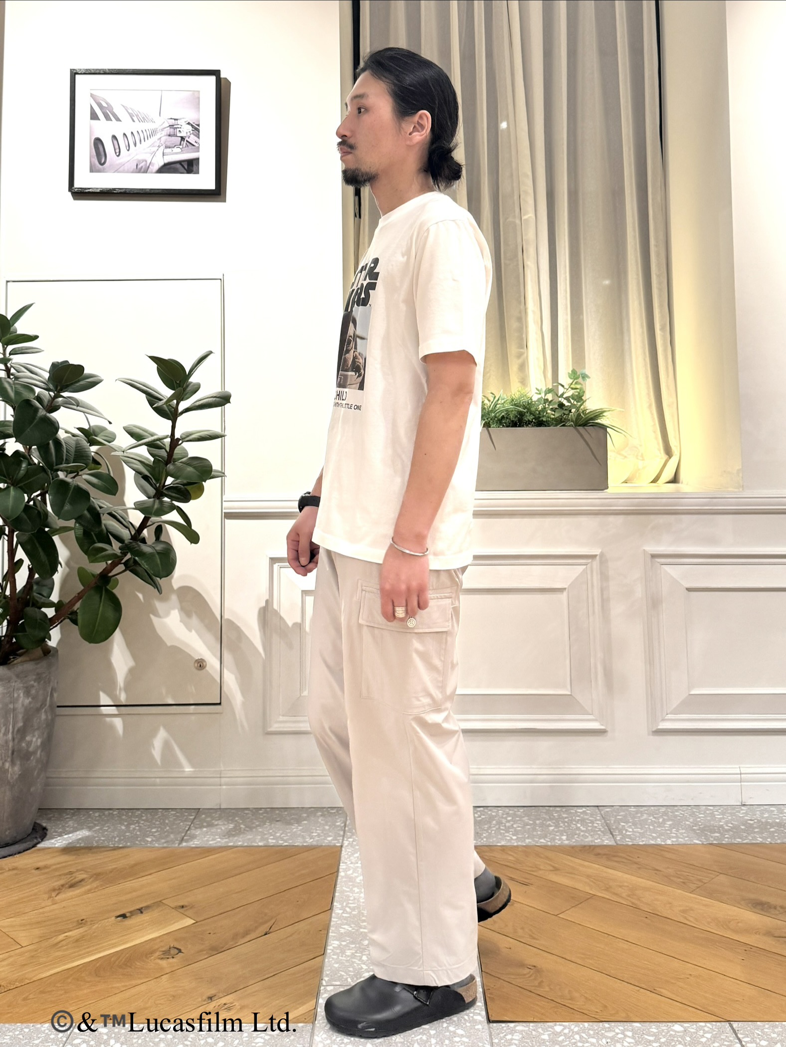 kawarataniさんの「DRESSTERIOR｜【再入荷/接触冷感】STAR WARS カプセルグローグTシャツ」を使ったコーディネート