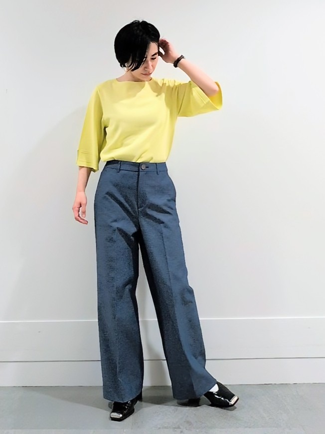 ミズタさんの「UNTITLED｜【洗える/清涼感】袖スリットニットプルオーバー」を使ったコーディネート