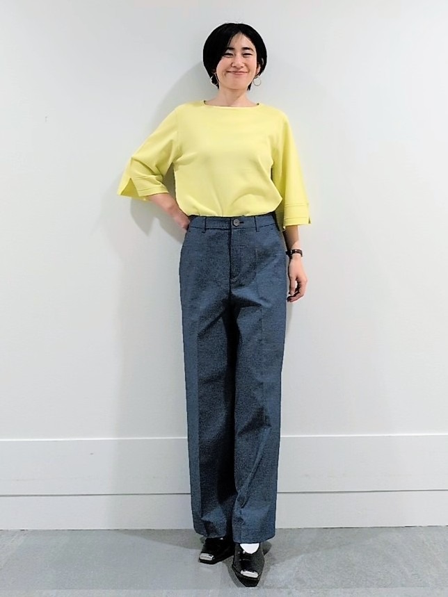 ミズタさんの「UNTITLED｜【洗える/清涼感】袖スリットニットプルオーバー」を使ったコーディネート