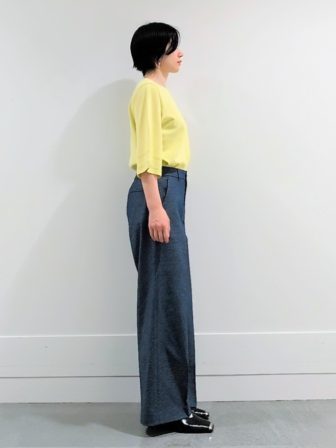 ミズタさんの「UNTITLED｜【洗える/清涼感】袖スリットニットプルオーバー」を使ったコーディネート
