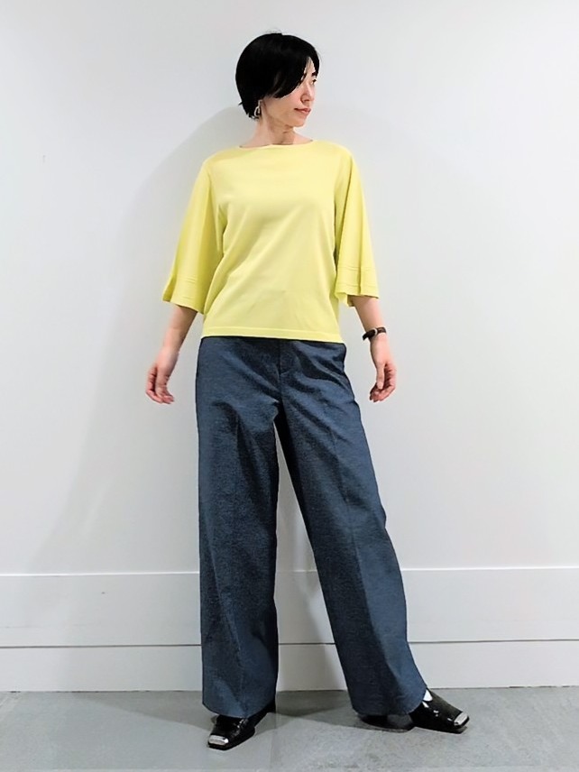 ミズタさんの「UNTITLED｜【洗える/清涼感】袖スリットニットプルオーバー」を使ったコーディネート