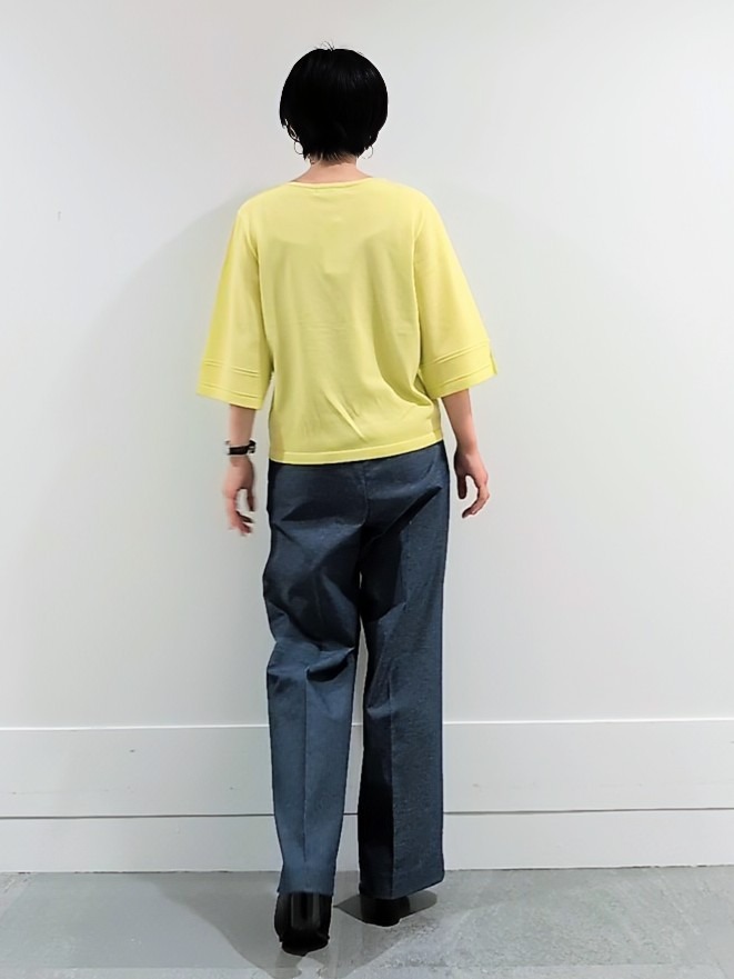 ミズタさんの「UNTITLED｜【洗える/清涼感】袖スリットニットプルオーバー」を使ったコーディネート