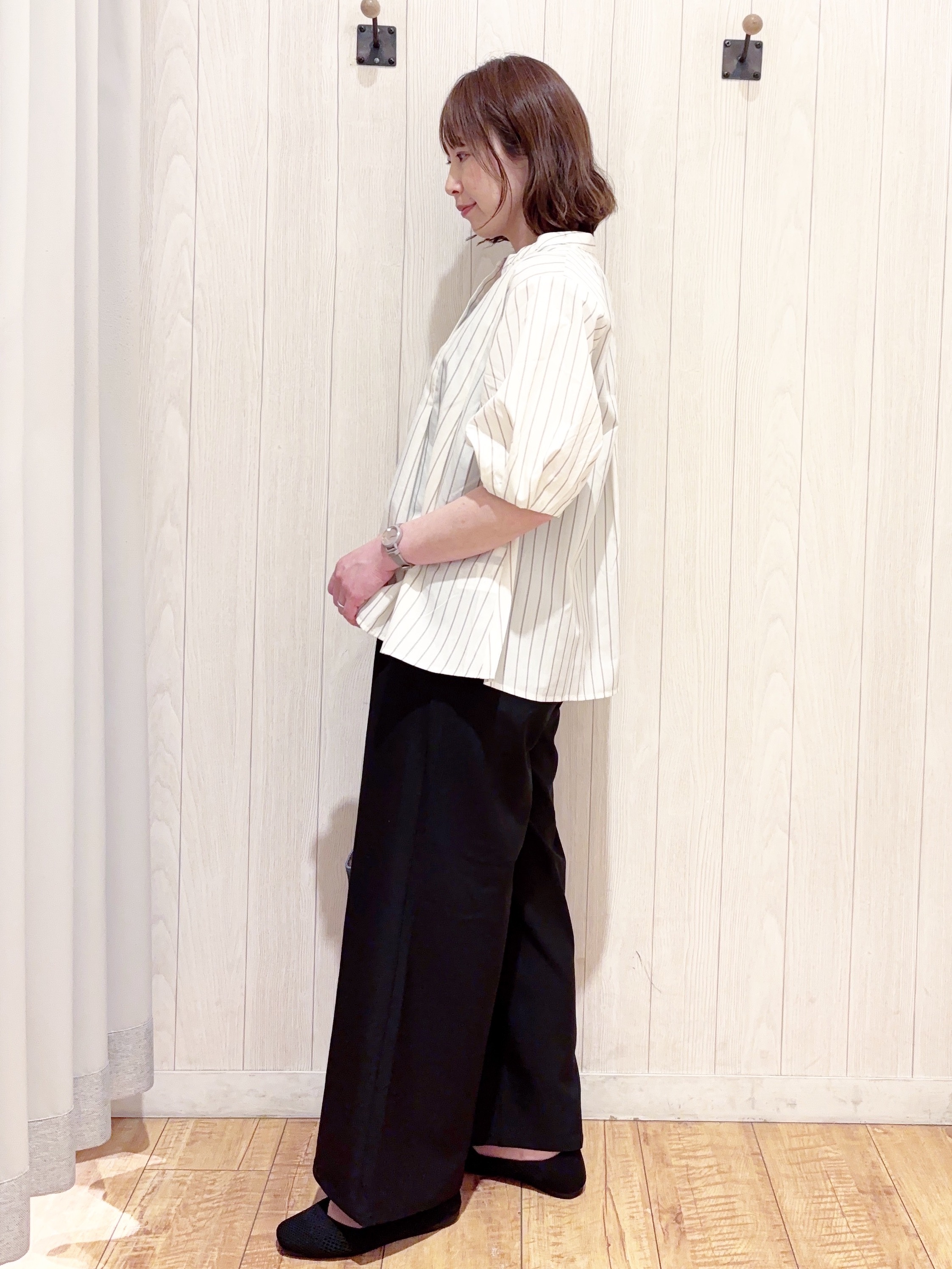 あいこさんの「SHOO･LA･RUE｜【高レビュー/洗濯後しわになりにくい/インせず着られる】自然に体型カバー 麻調ペプラムブラウス」を使ったコーディネート