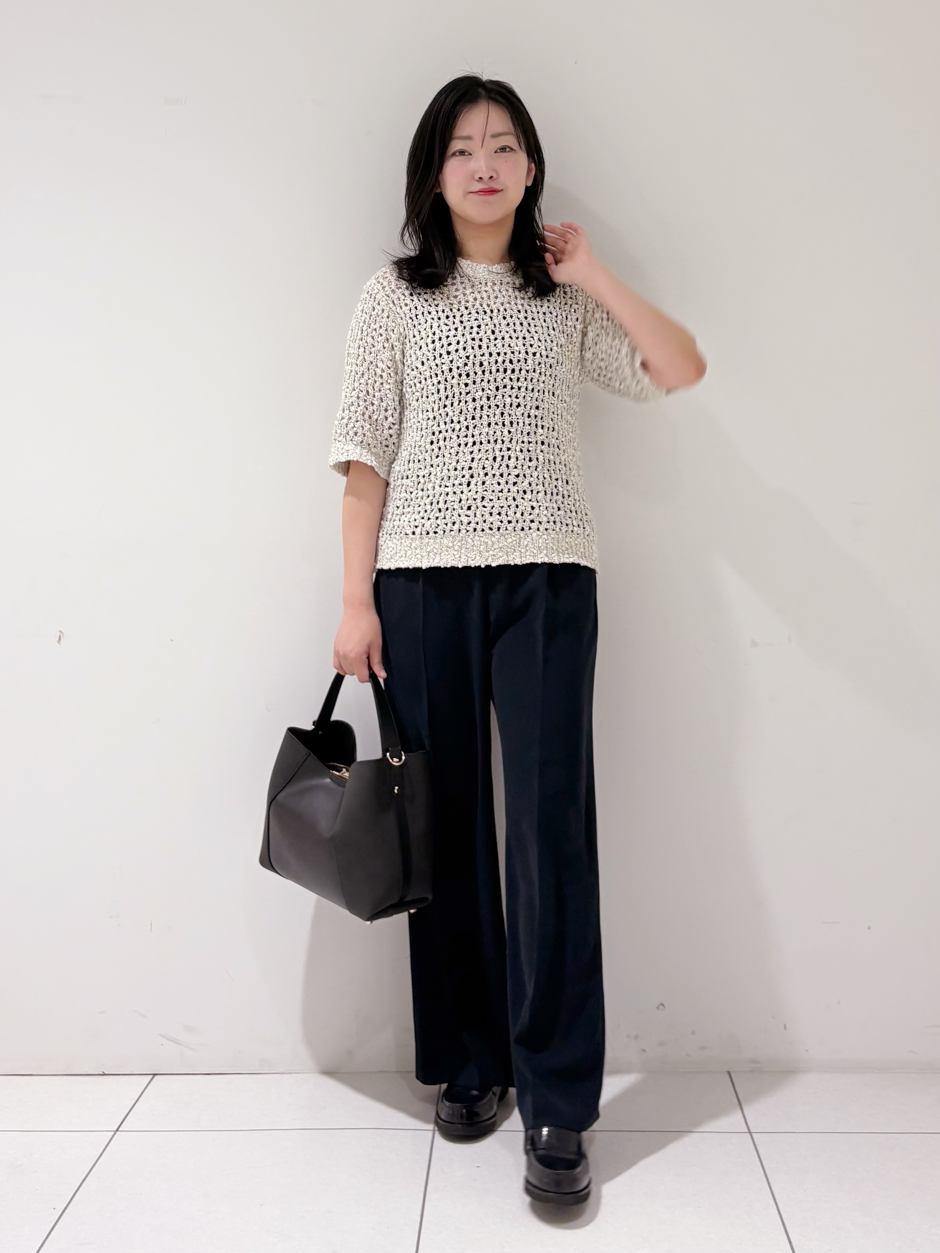 momokoさんの「INDIVI｜【洗える／ラメ混／5分袖】イタリア糸ファンシーヤーンニット」を使ったコーディネート