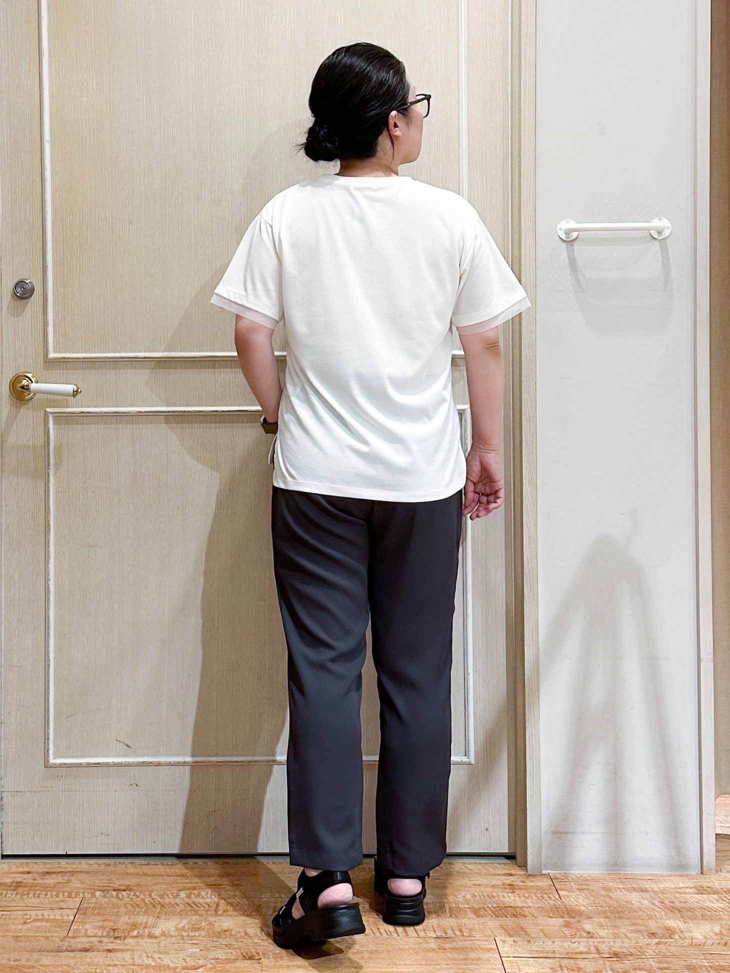 umeさんの「SHOO･LA･RUE｜【ひんやり/S-LL/洗濯機可】色・柄選べる お袖チュールレイヤード プリントアソートTシャツ」を使ったコーディネート