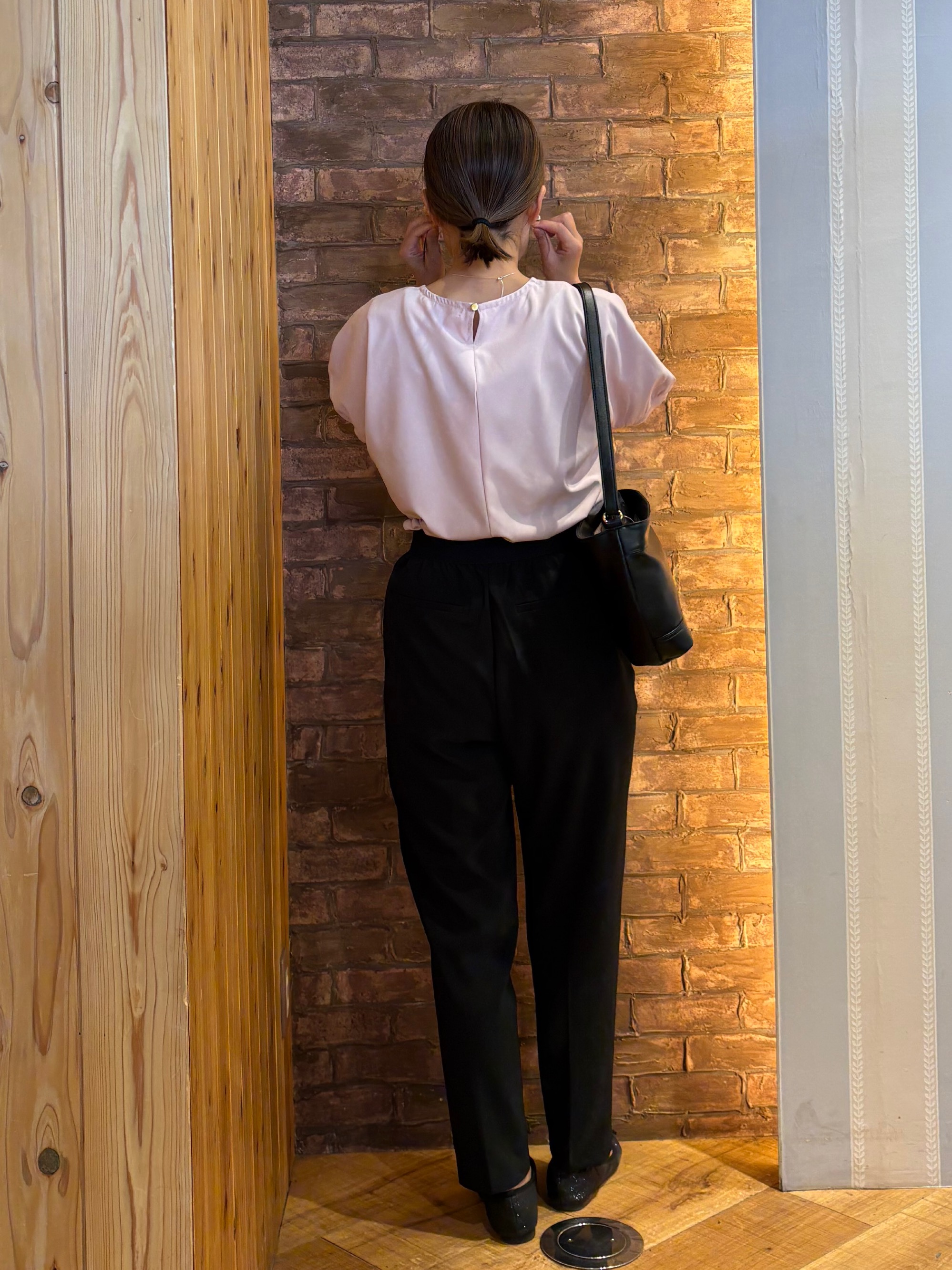 mieさんの「SHOO･LA･RUE｜【洗濯後しわになりにくい】インせず着られる さらっとタッチのドルマンブラウス」を使ったコーディネート