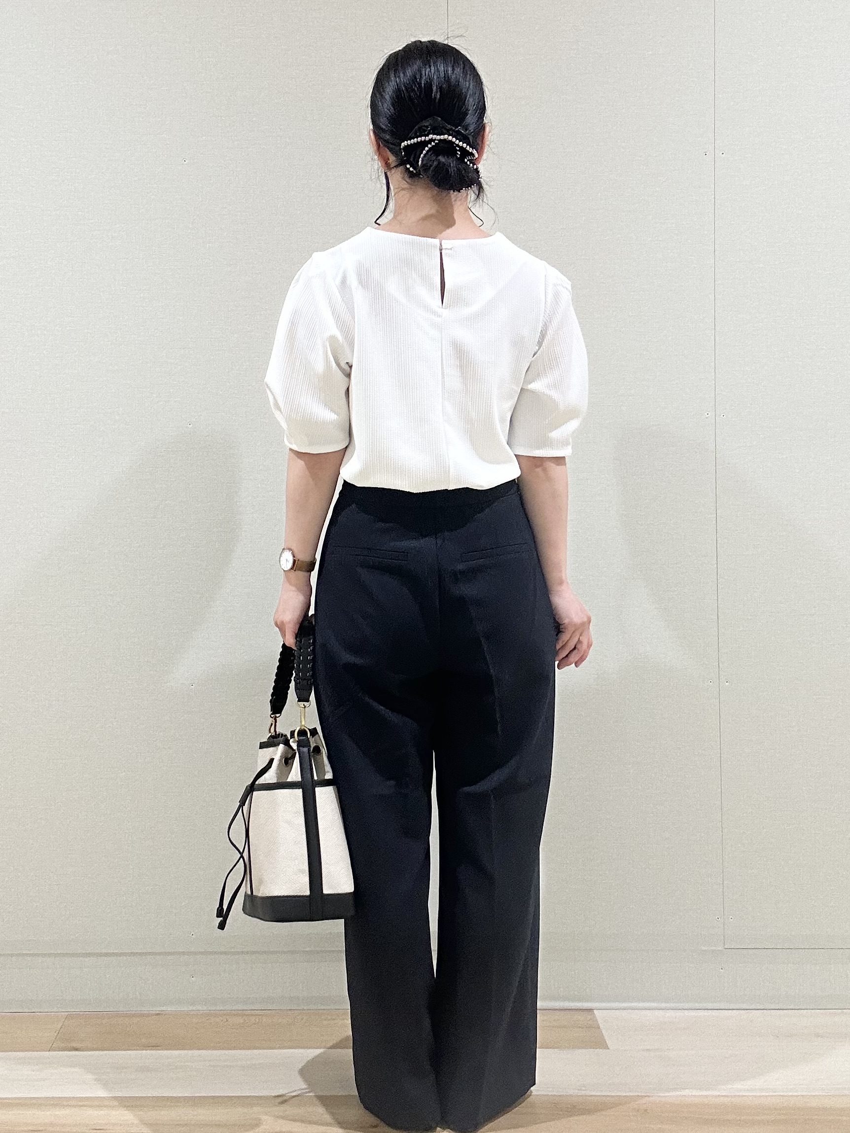 T.eさんの「OPAQUE.CLIP｜タックパフトップス【洗濯機OK／UVケア／接触冷感】」を使ったコーディネート
