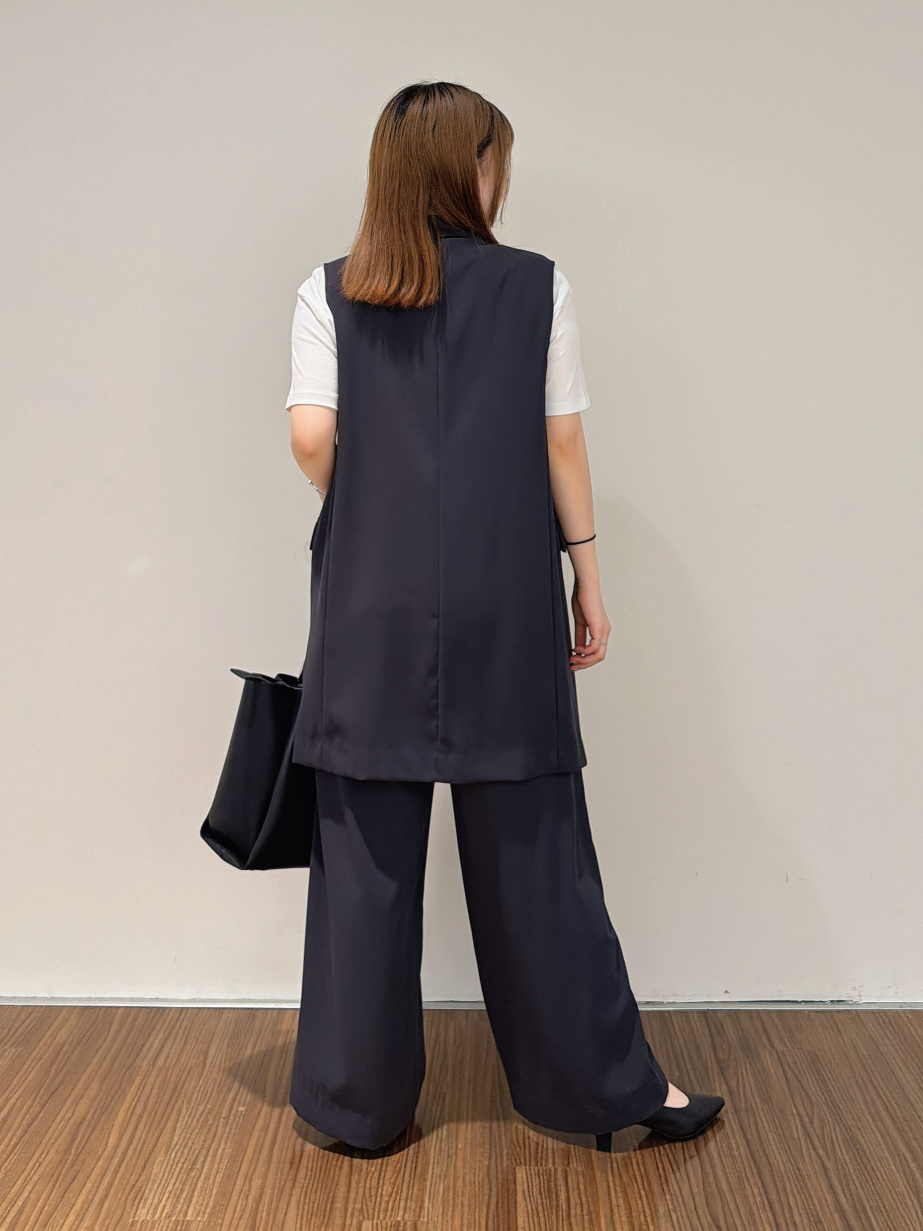 emikaさんの「INDIVI｜【接触冷感／透湿／着る日傘】颯爽ジレジャケット」を使ったコーディネート