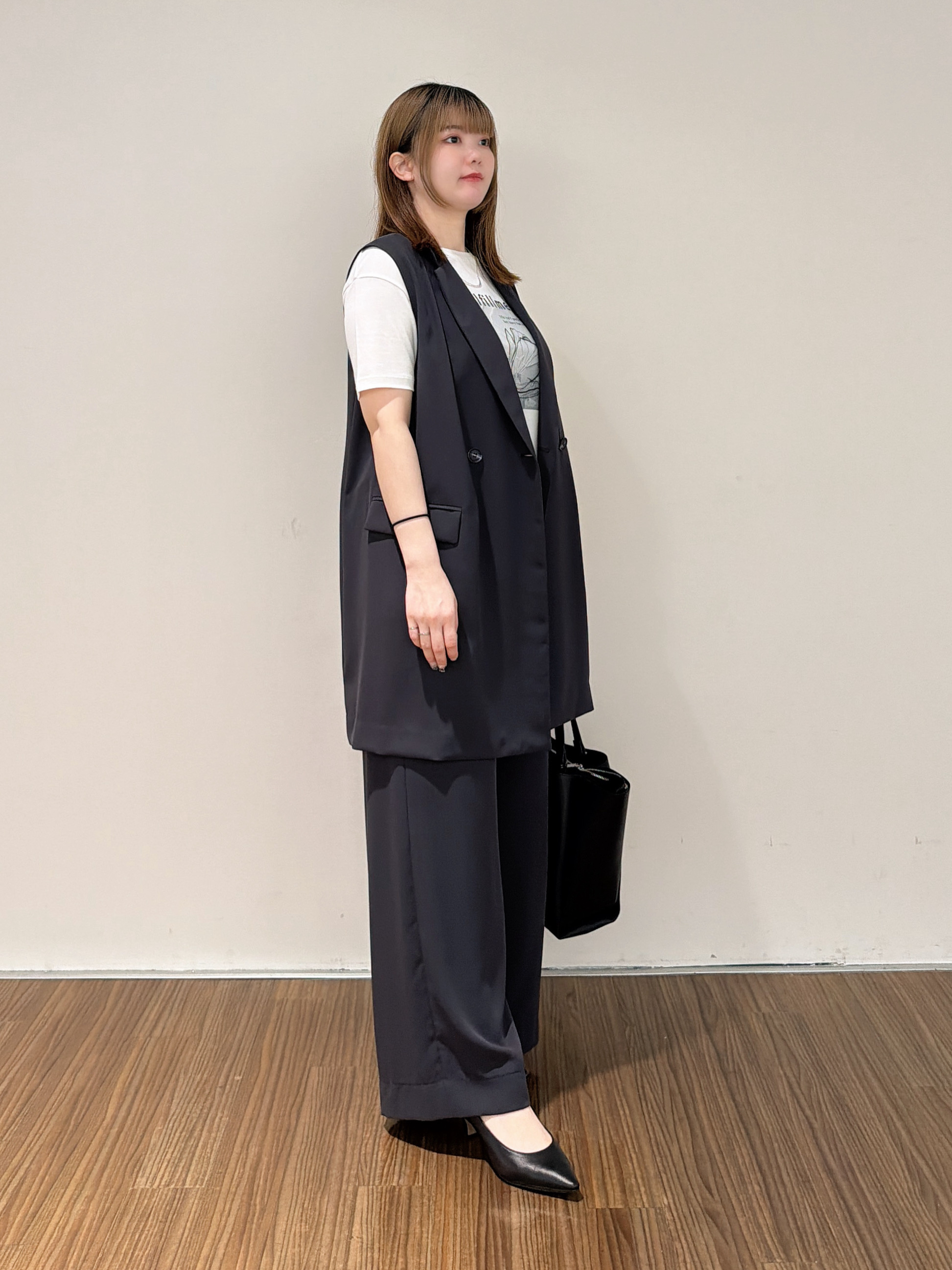 emikaさんの「INDIVI｜【接触冷感／透湿／着る日傘】颯爽ジレジャケット」を使ったコーディネート