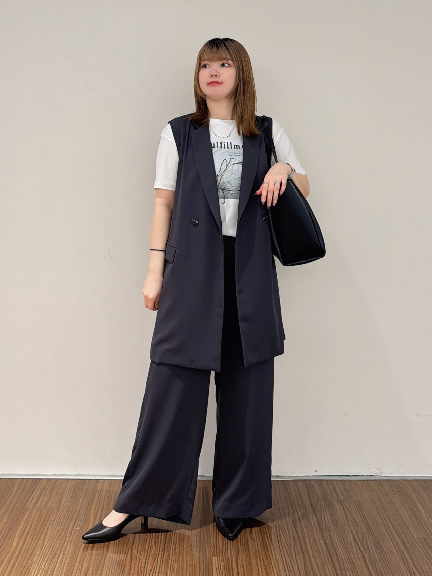 emikaさんの「INDIVI｜【接触冷感／透湿／着る日傘】颯爽ジレジャケット」を使ったコーディネート