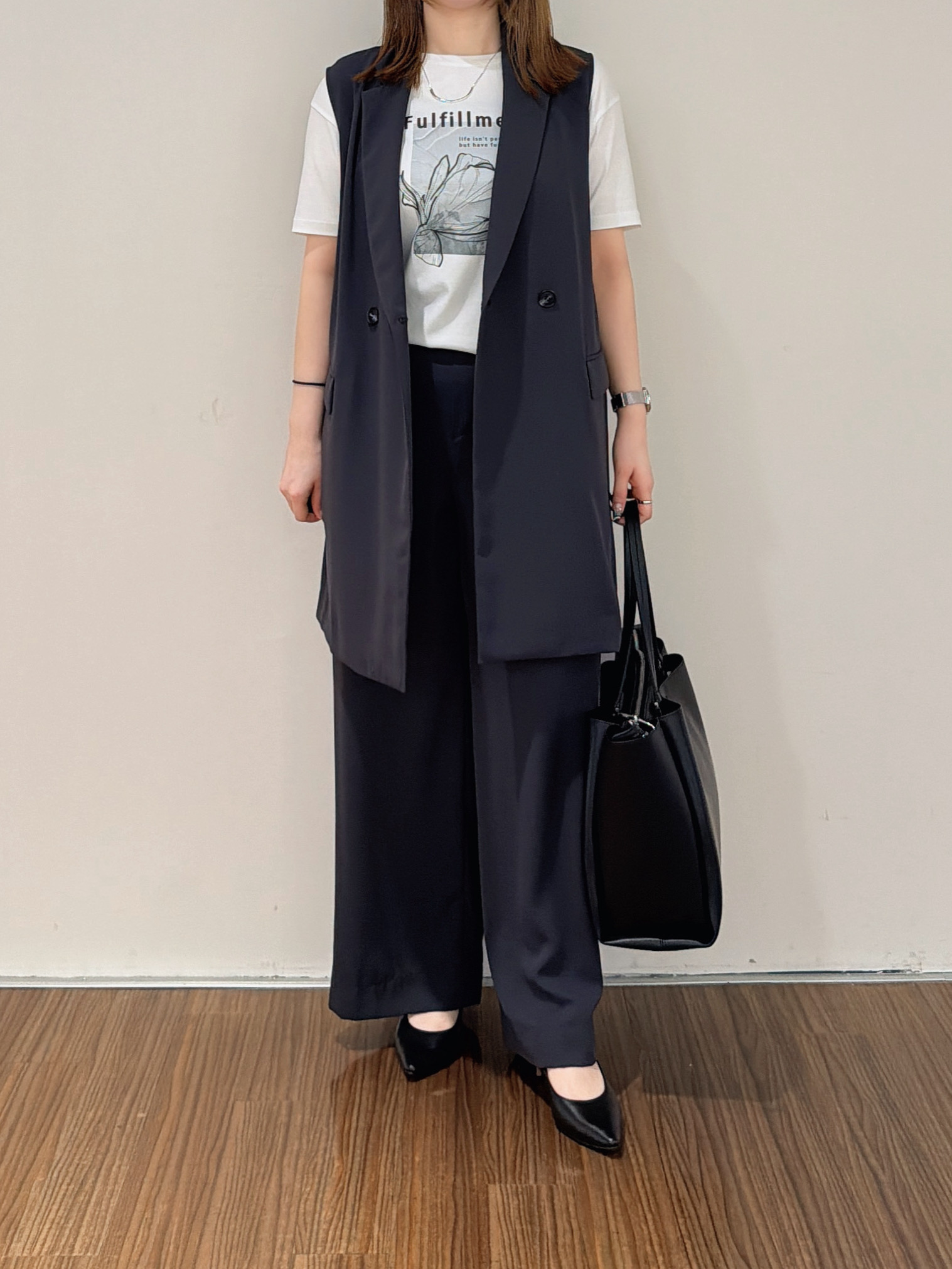 emikaさんの「INDIVI｜【接触冷感／透湿／着る日傘】颯爽ジレジャケット」を使ったコーディネート